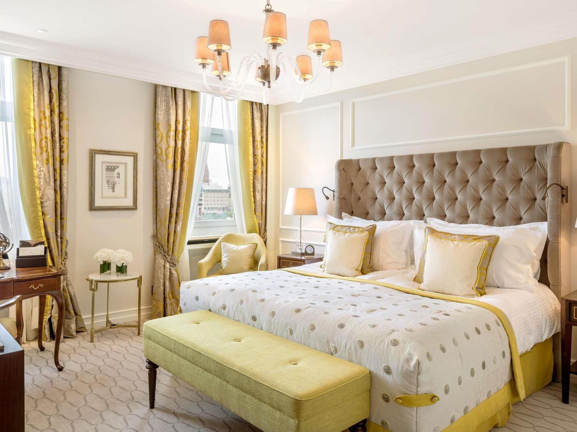Deluxe King Room Lake View,1276936174:JPEG