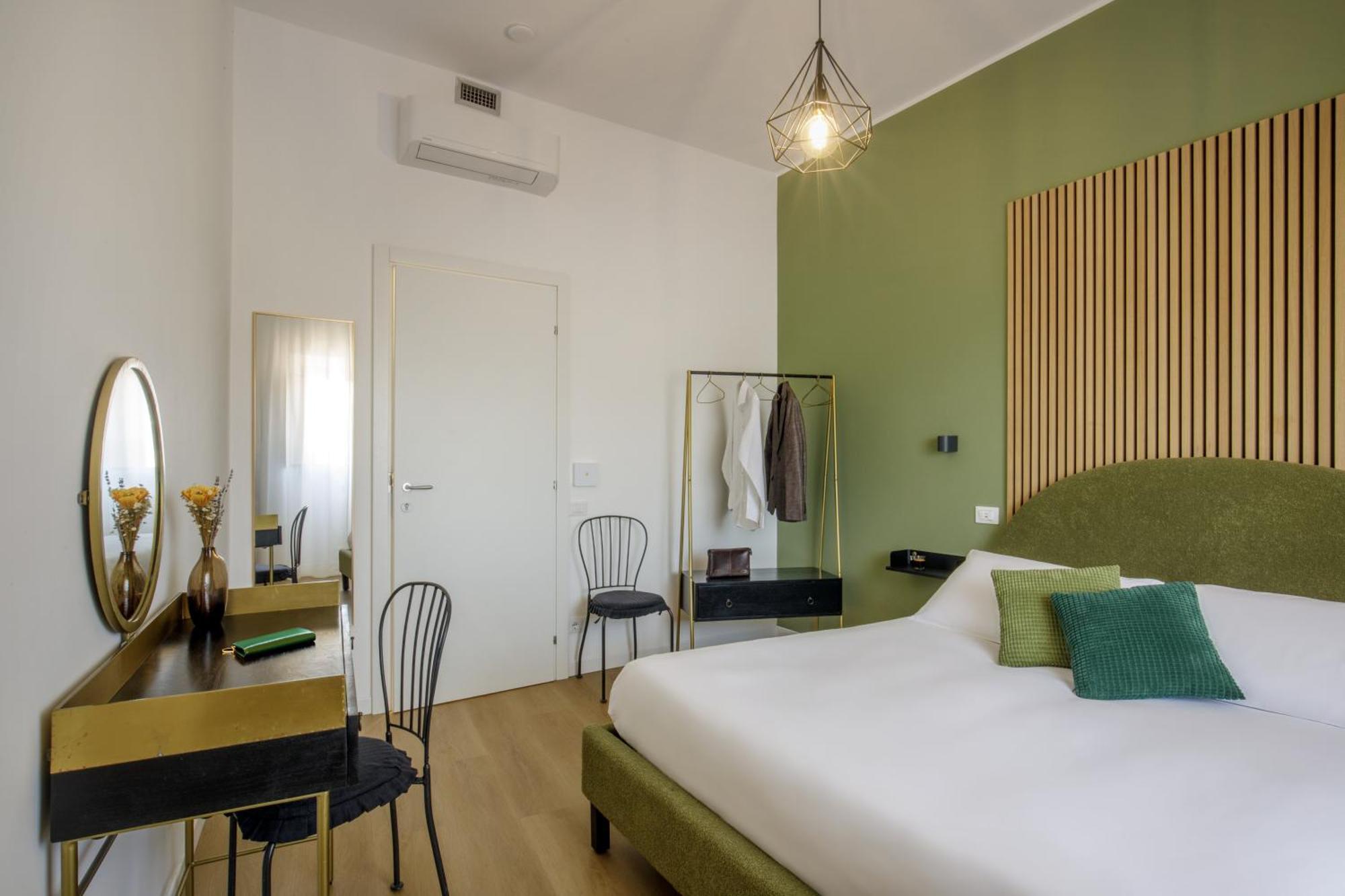 Double room overlooking the Basilica