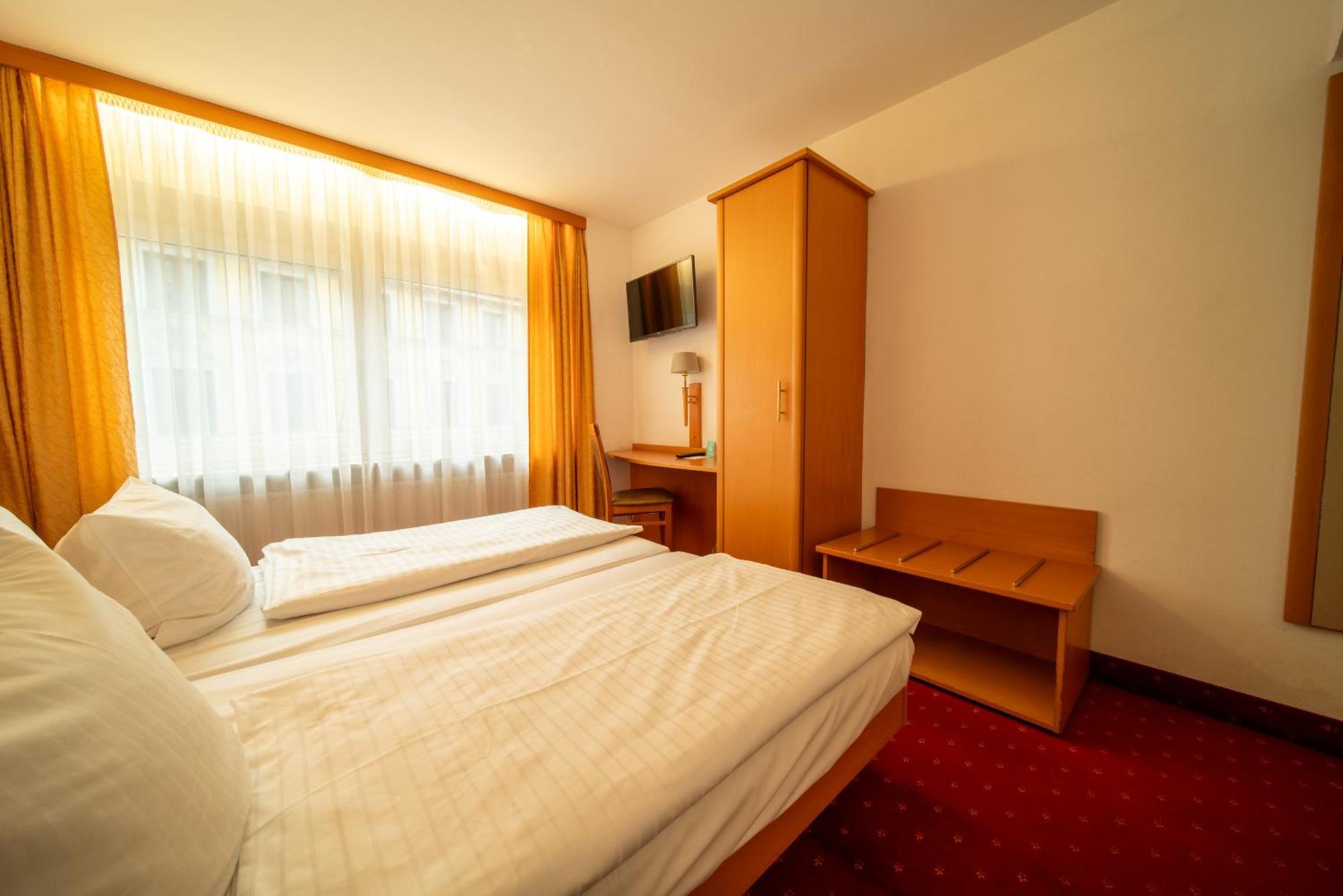 Standard Room 1 Double Bed