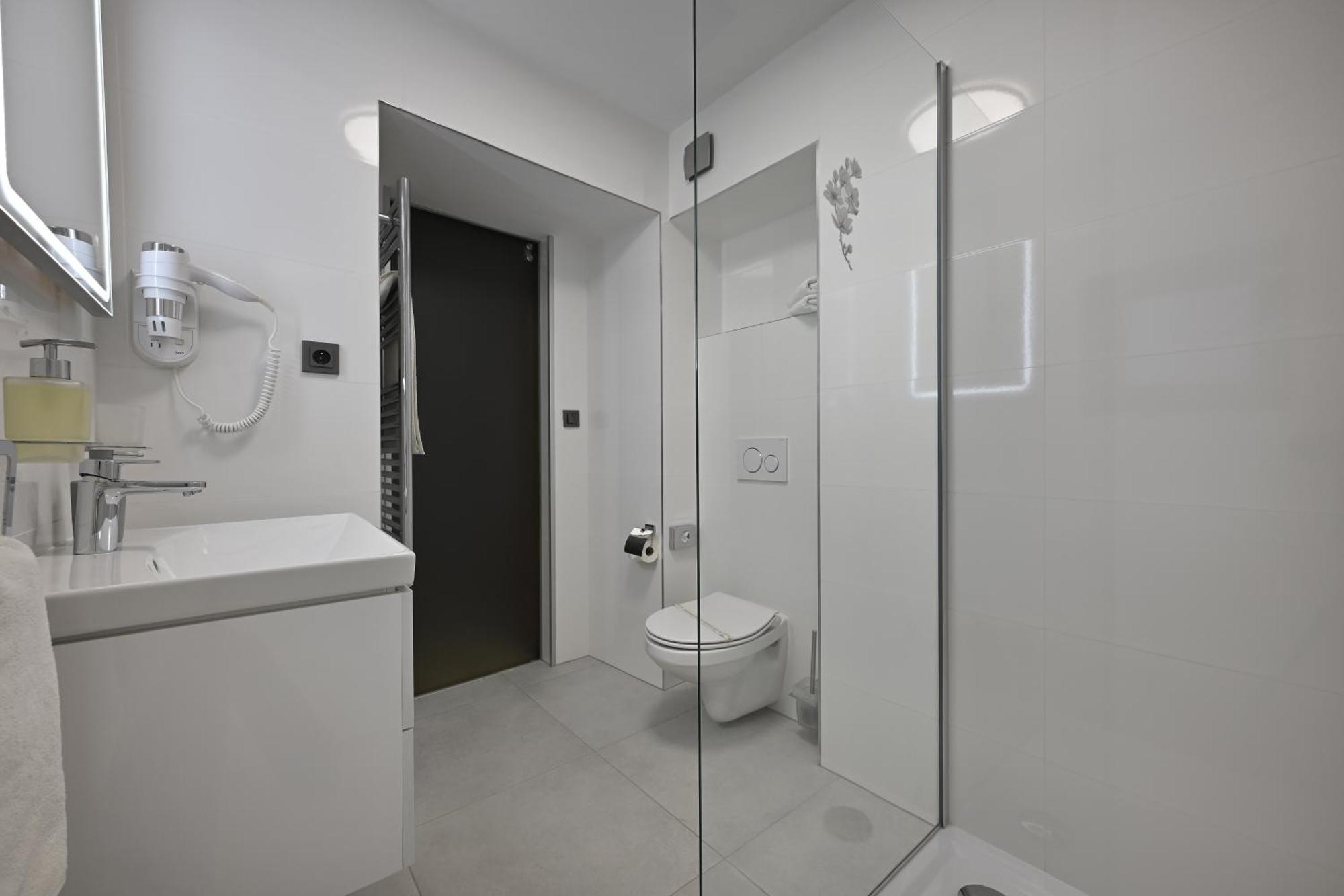 Budget Double Room,1770448881:JPEG