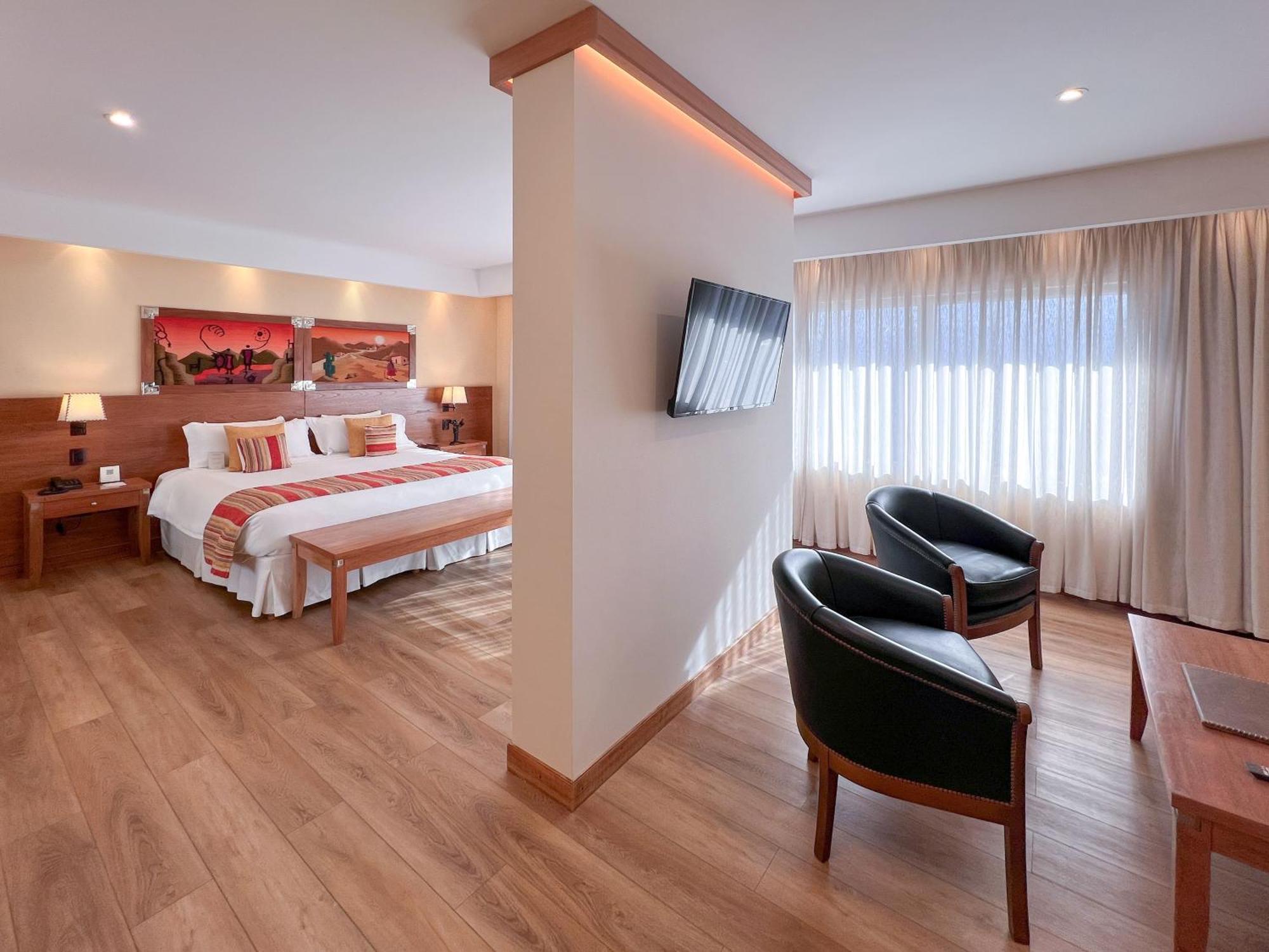 Junior Suite,1770484899:JPEG