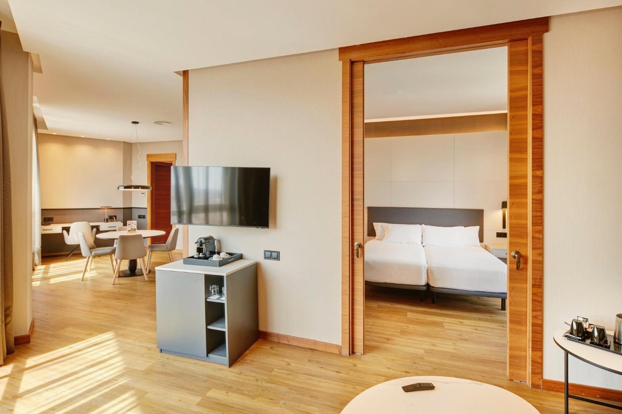 Junior Suite,1770834427:JPEG