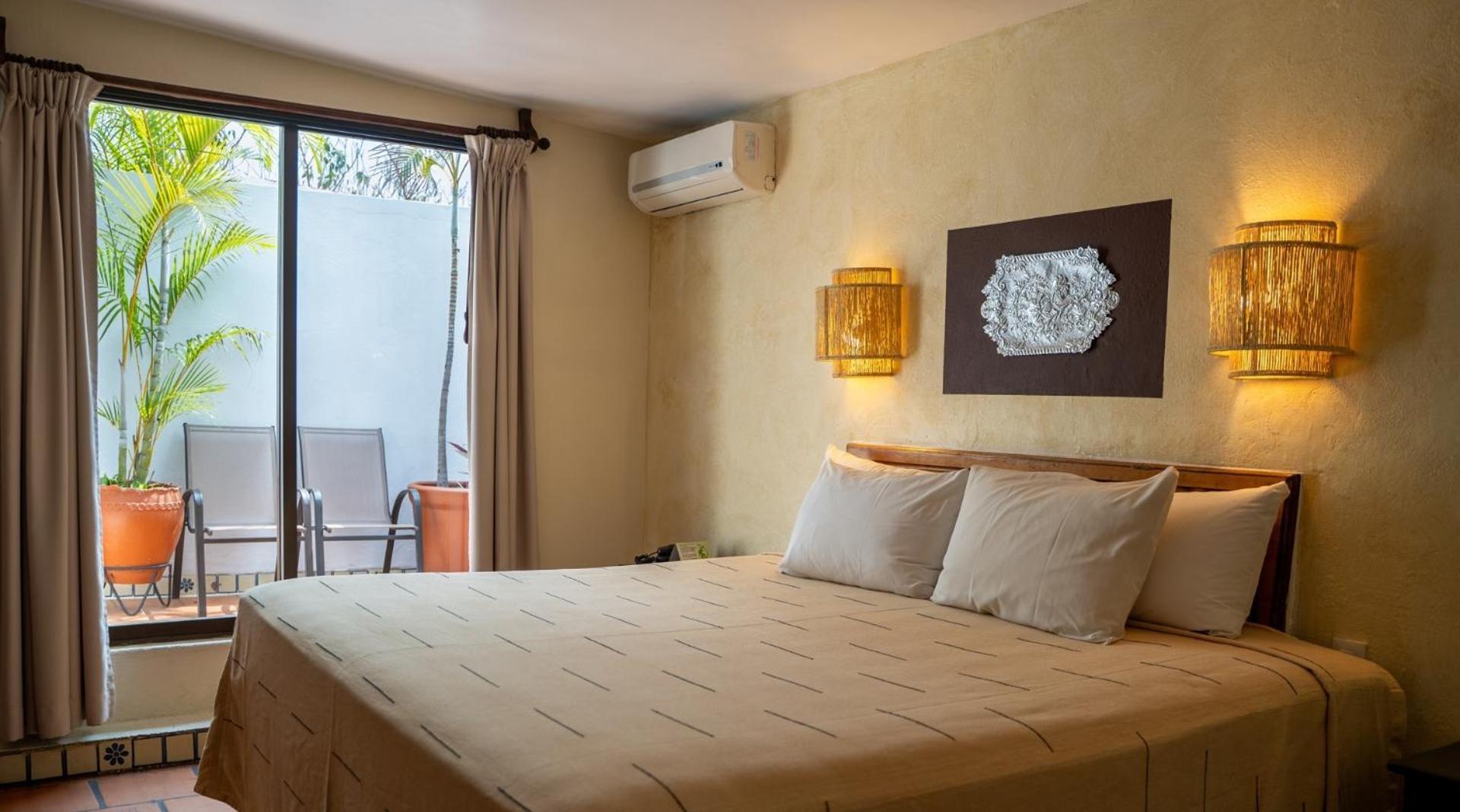Standard Queen Room