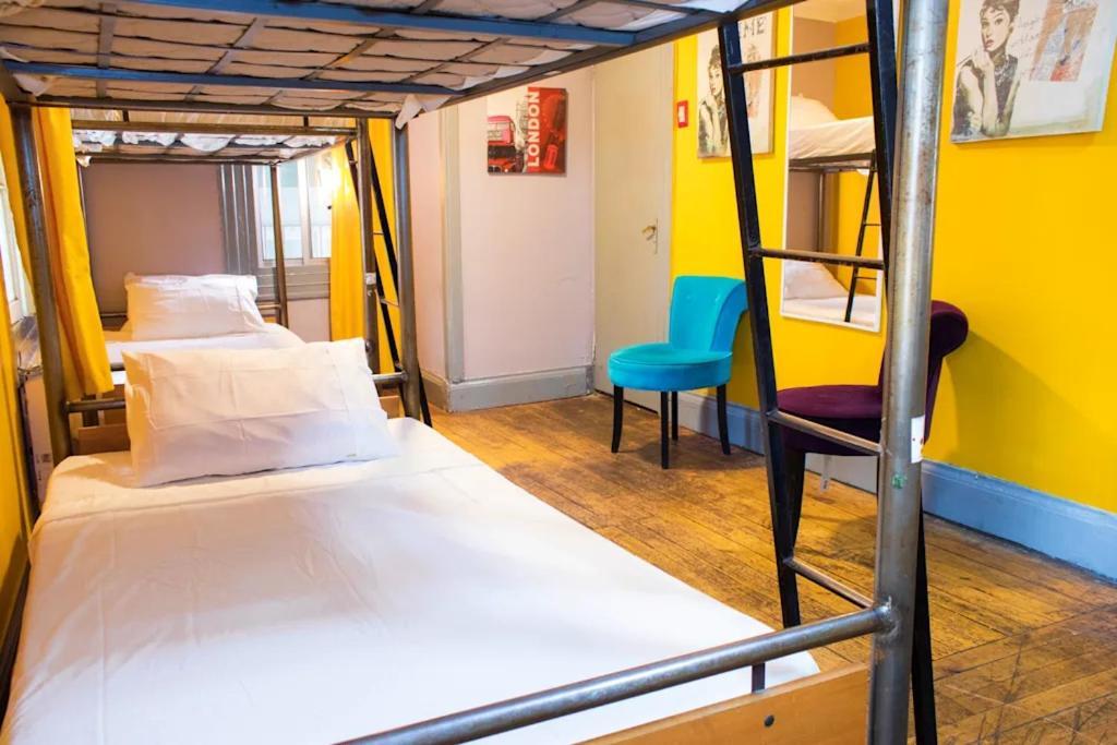 Bed 6-Bed Dormitory Room