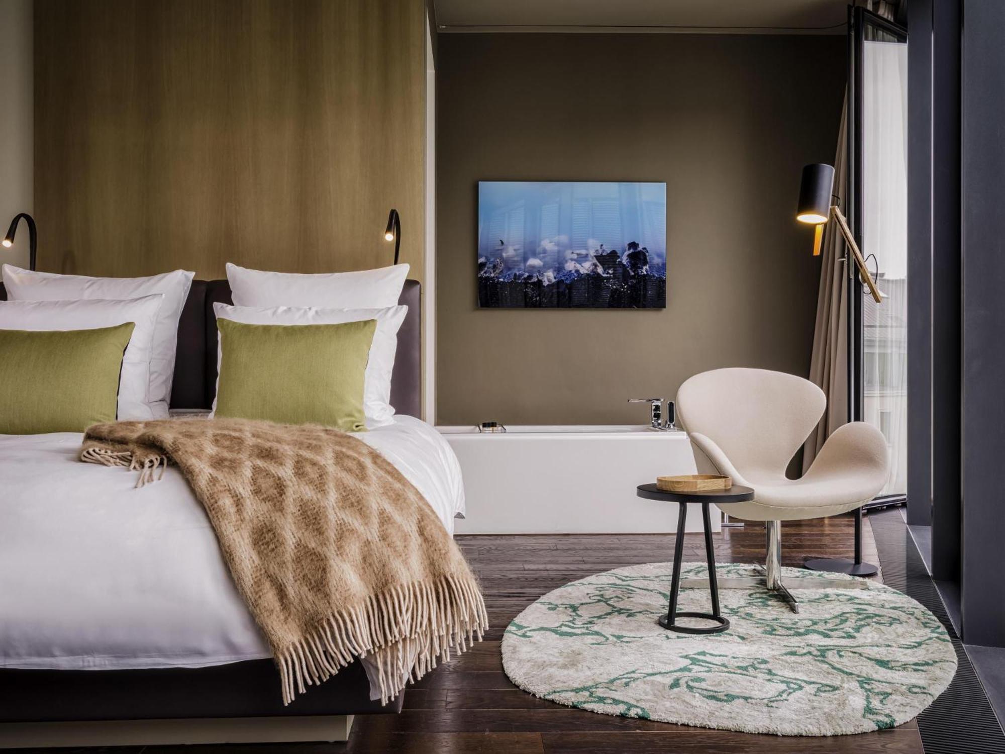 Embassy Room