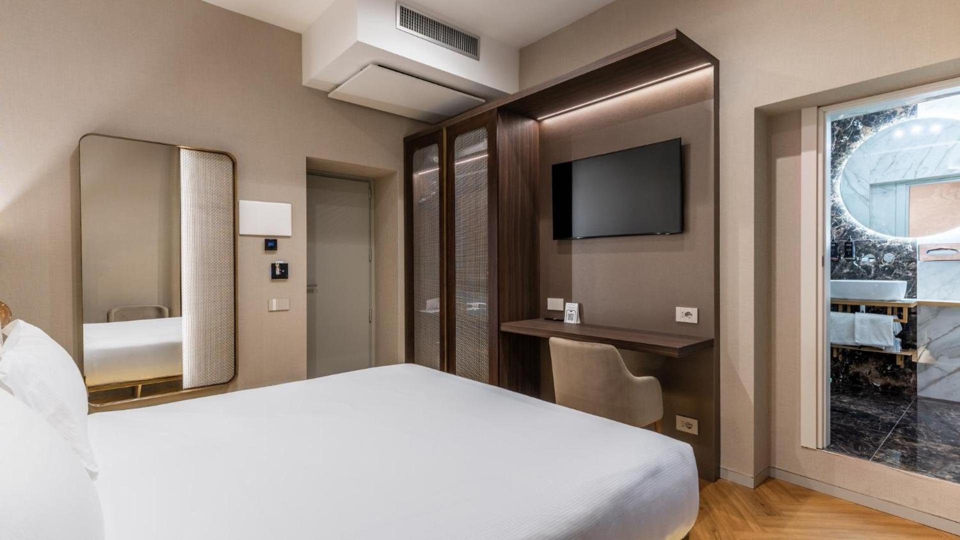 Standard King Room