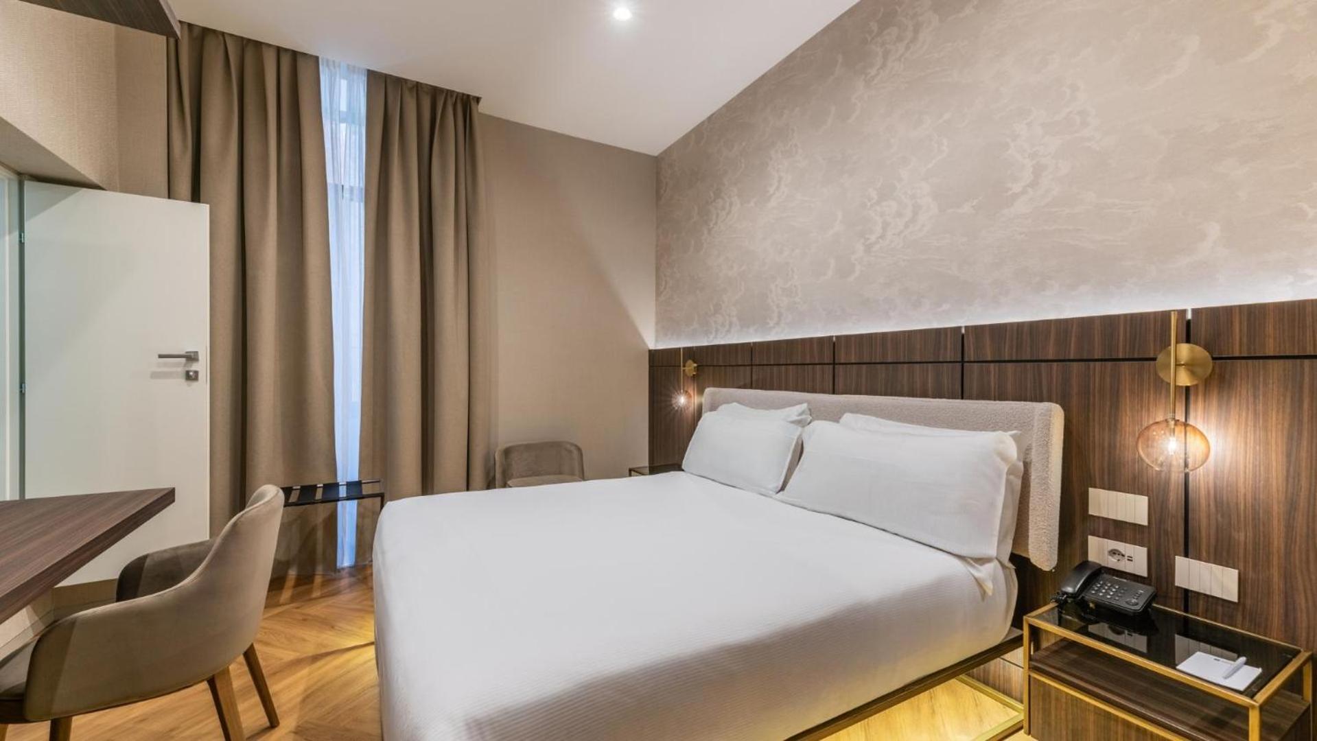 Standard King Room