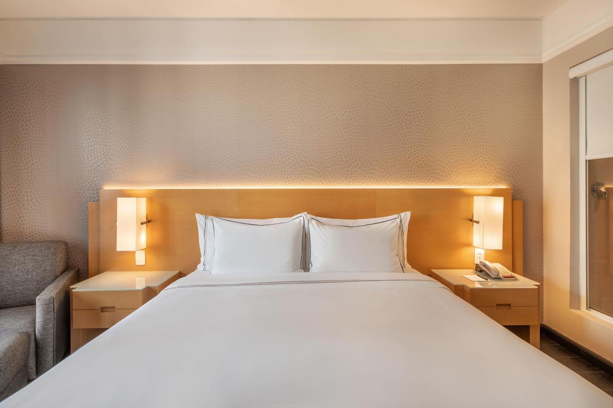 Grand Premium Queen Room,1771722860:JPEG