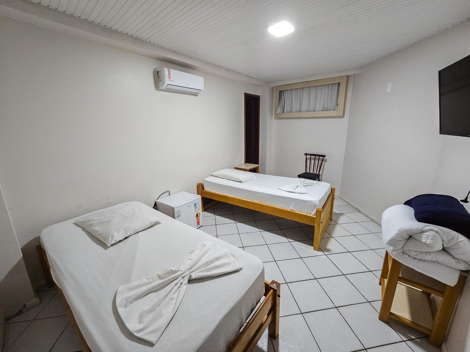 Quarto duplo econômico subsolo