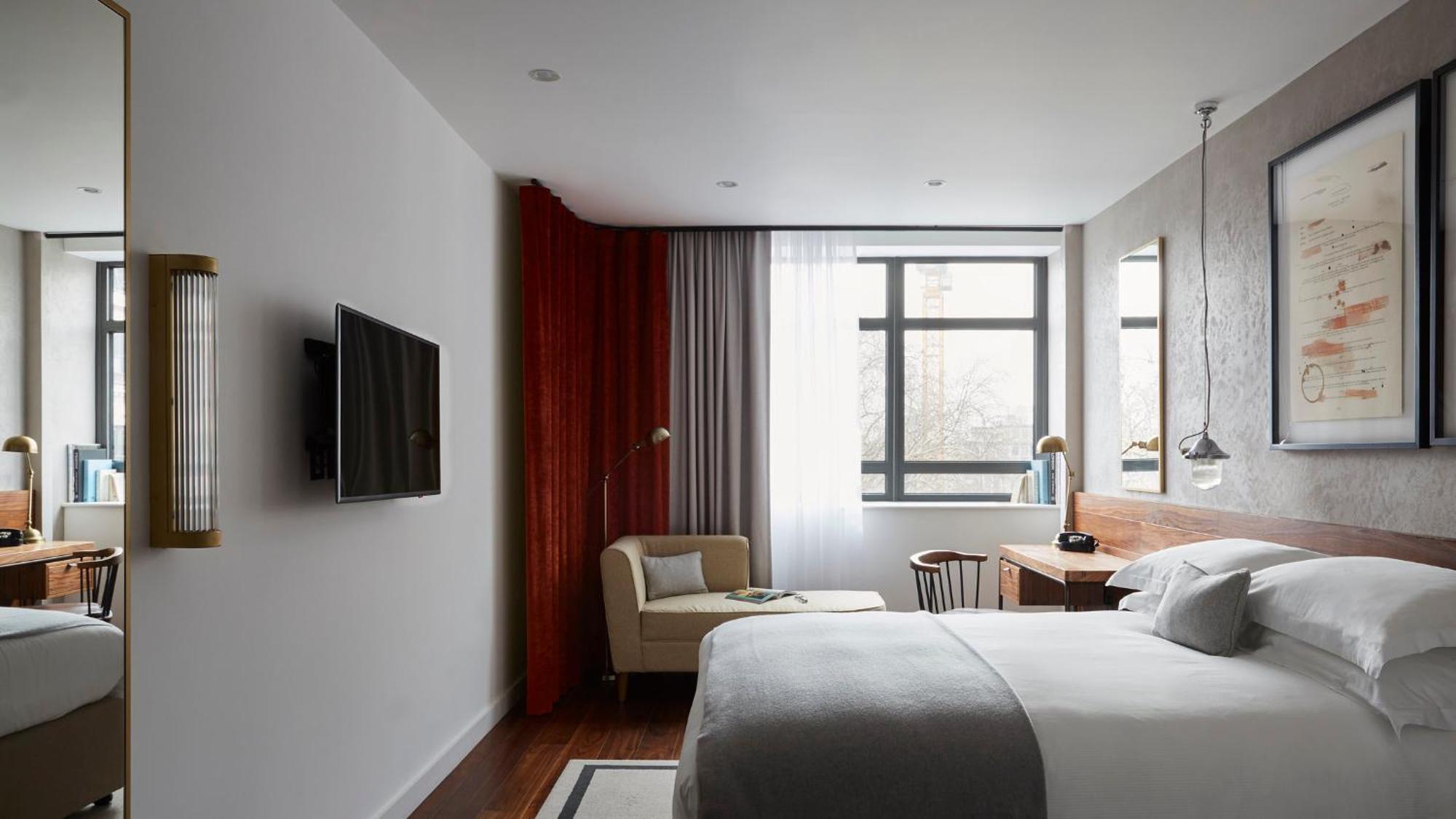 Premium Queen Room City View