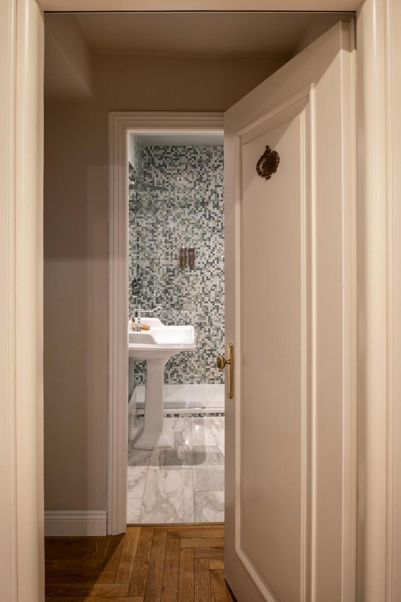 Quadruple Room,1772063232:JPEG
