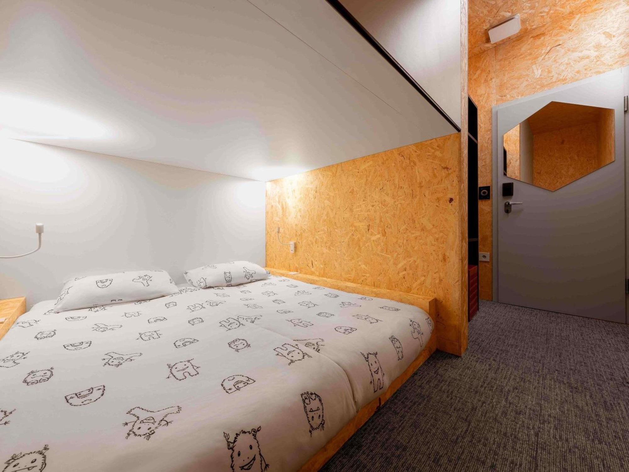 Double Bed Cabin Lower Level