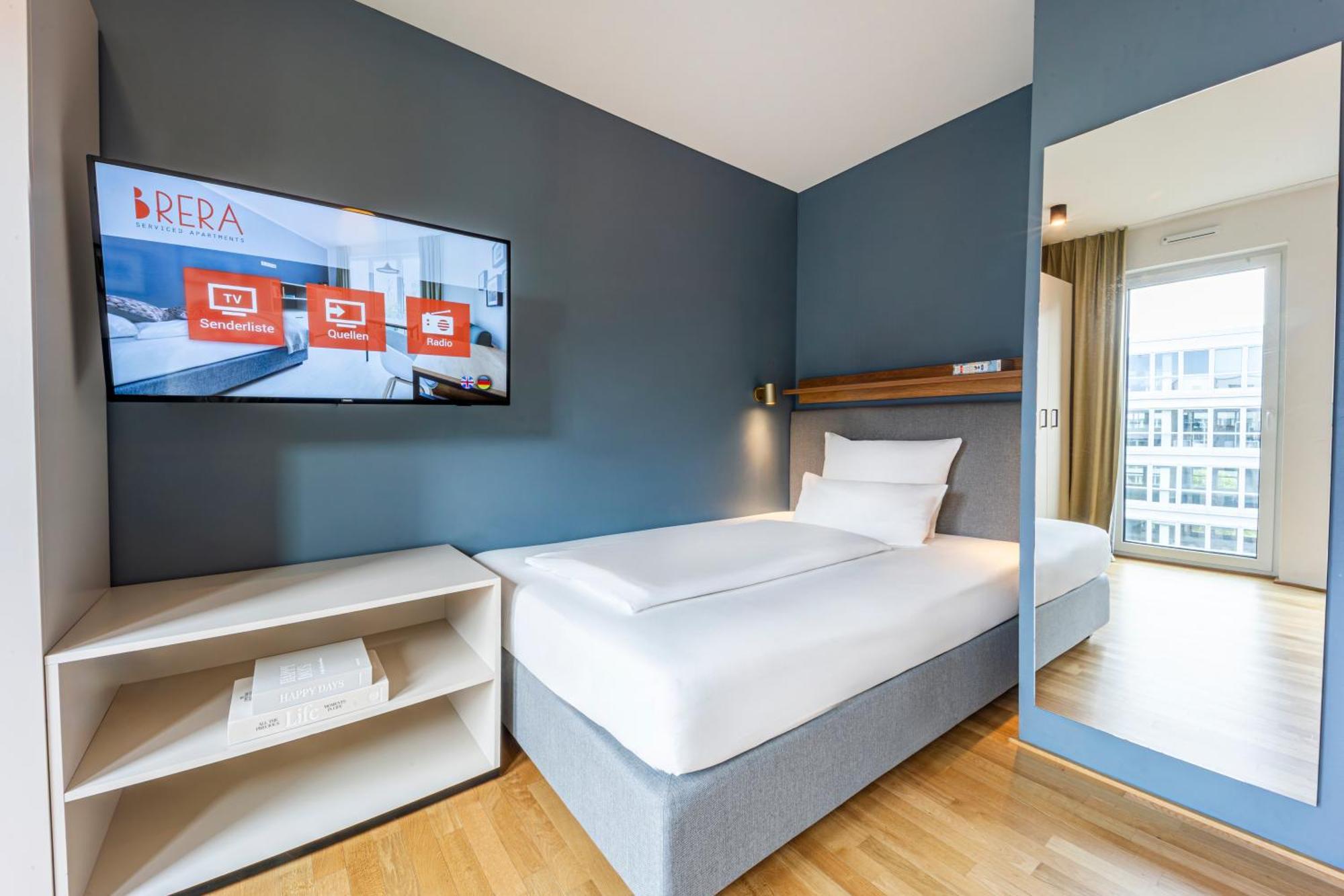 Apartment S Queen bed