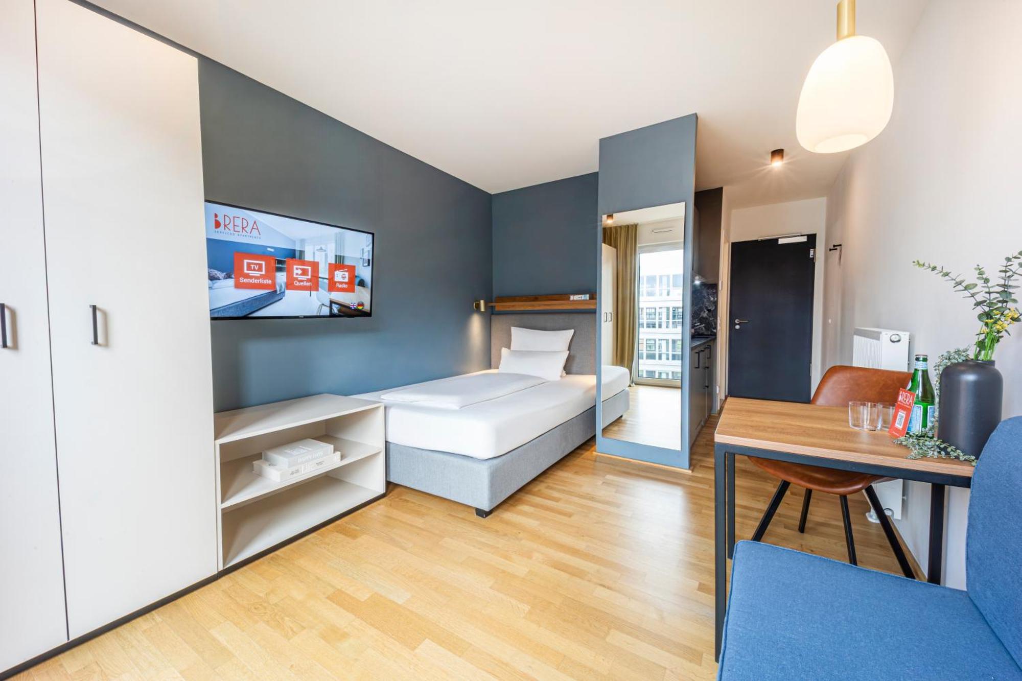 Apartment S Queen bed