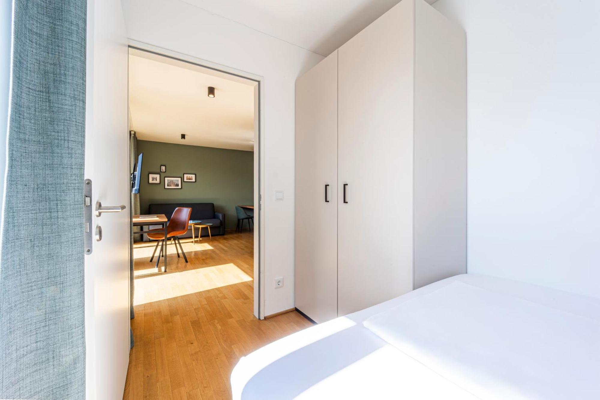Apartment XL King bed terrace separate bedroom