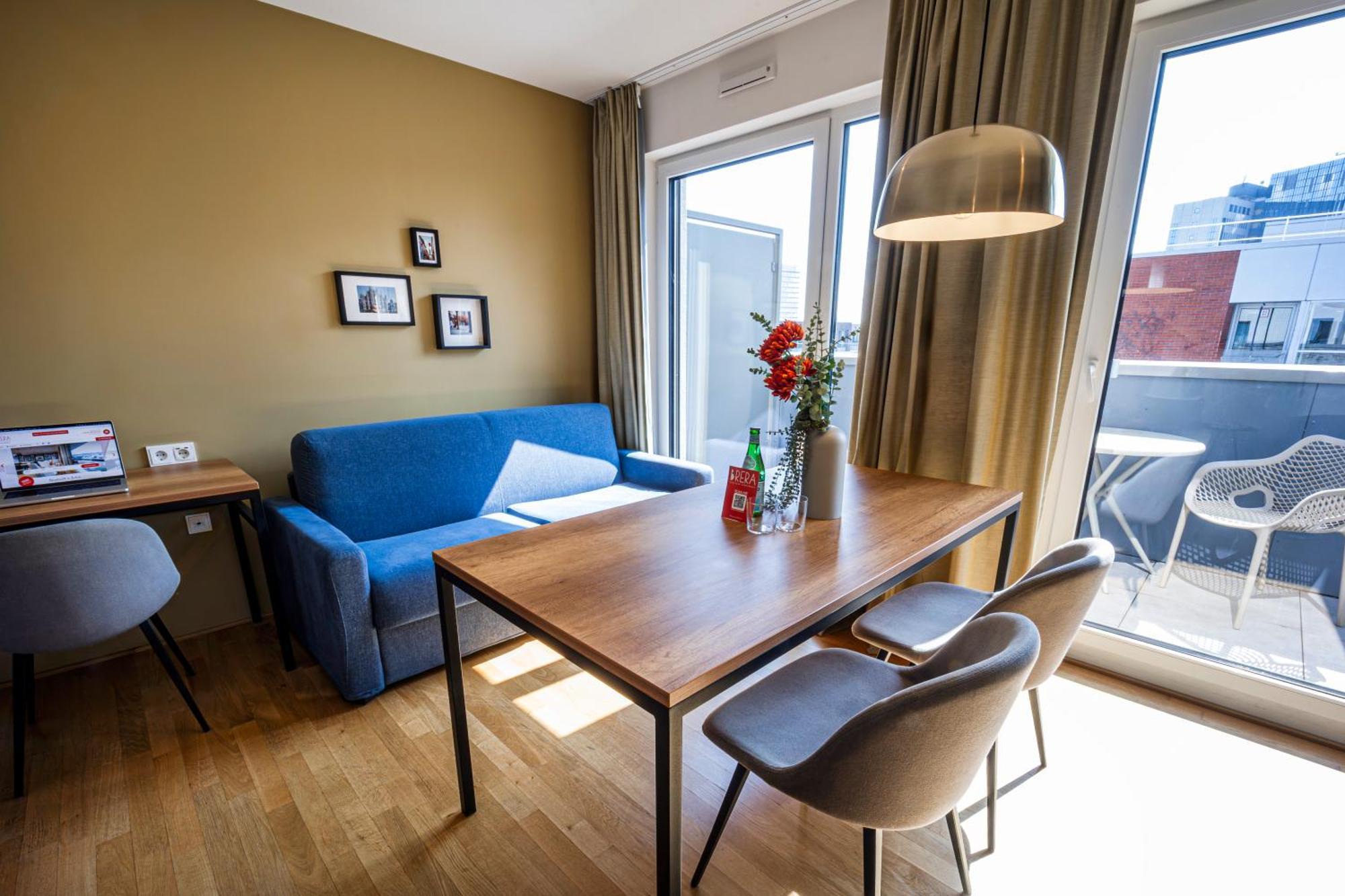 Apartment M King bed terrace