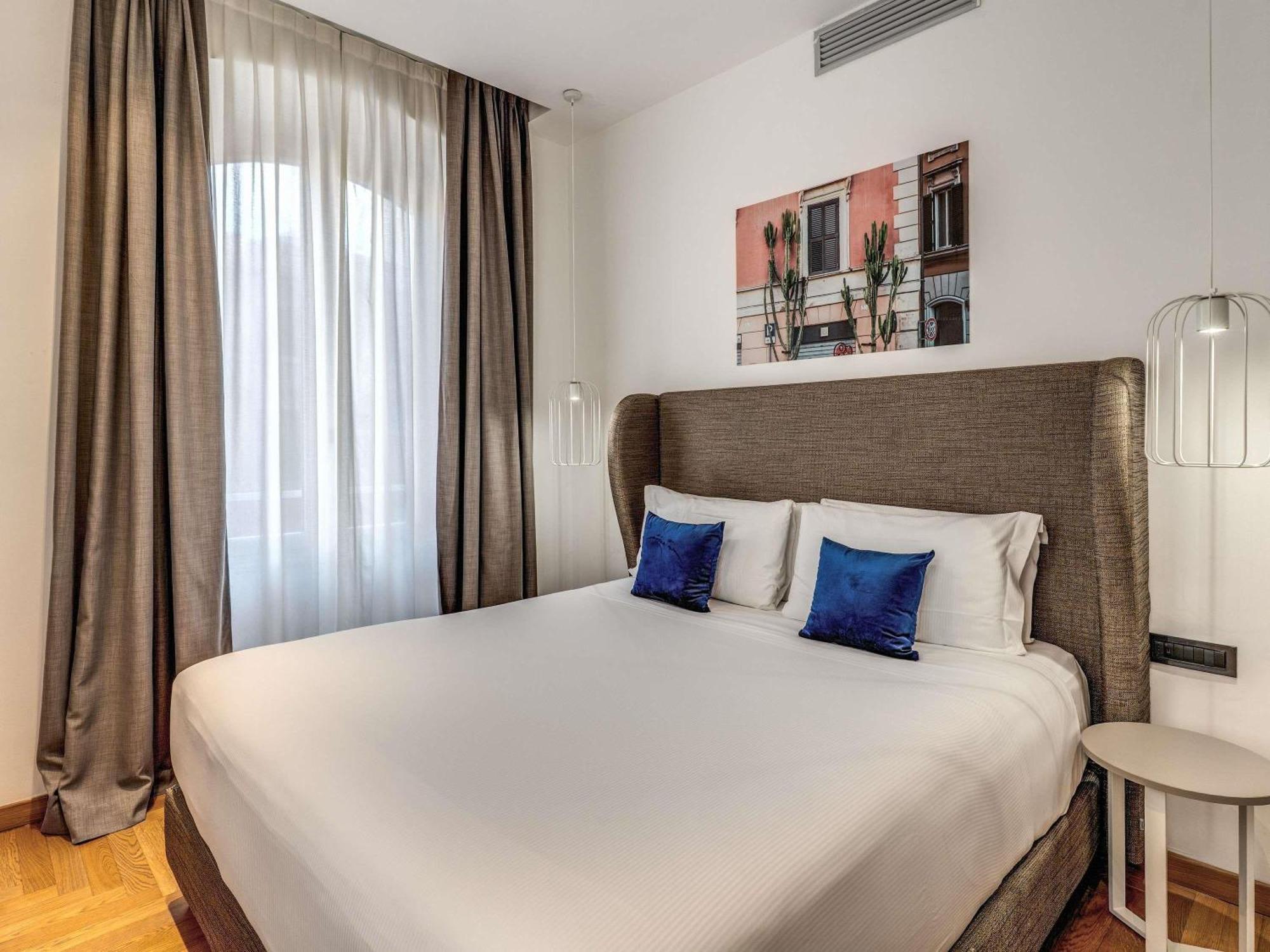 Deluxe Queen Room