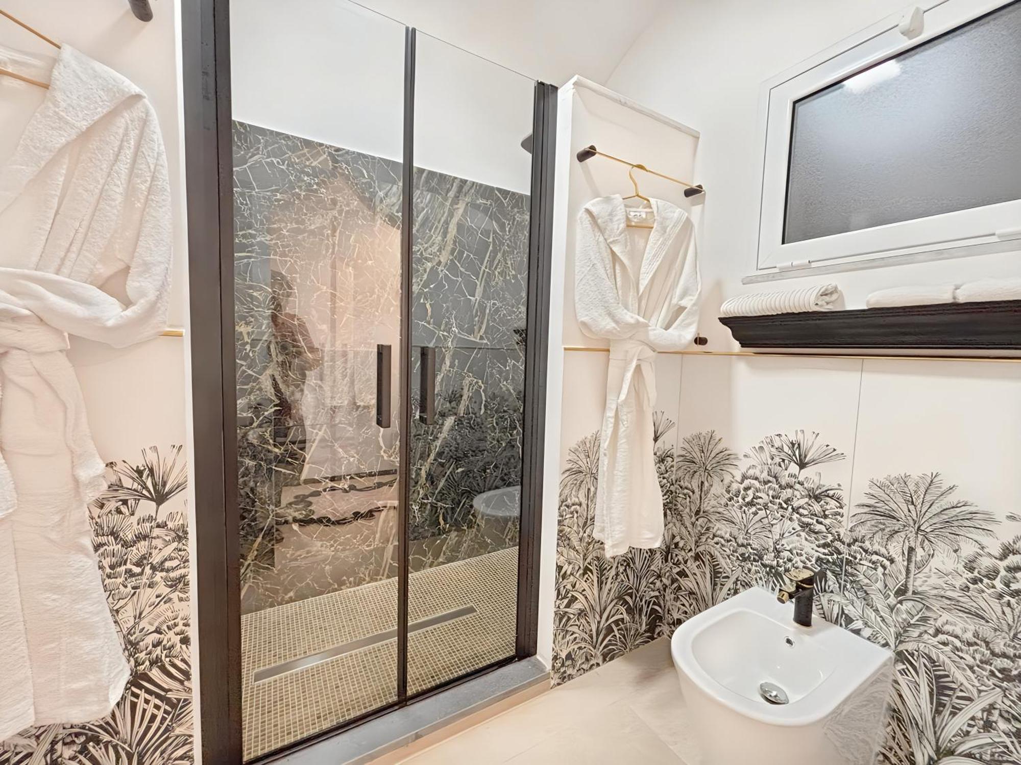King Suite Spa Bath