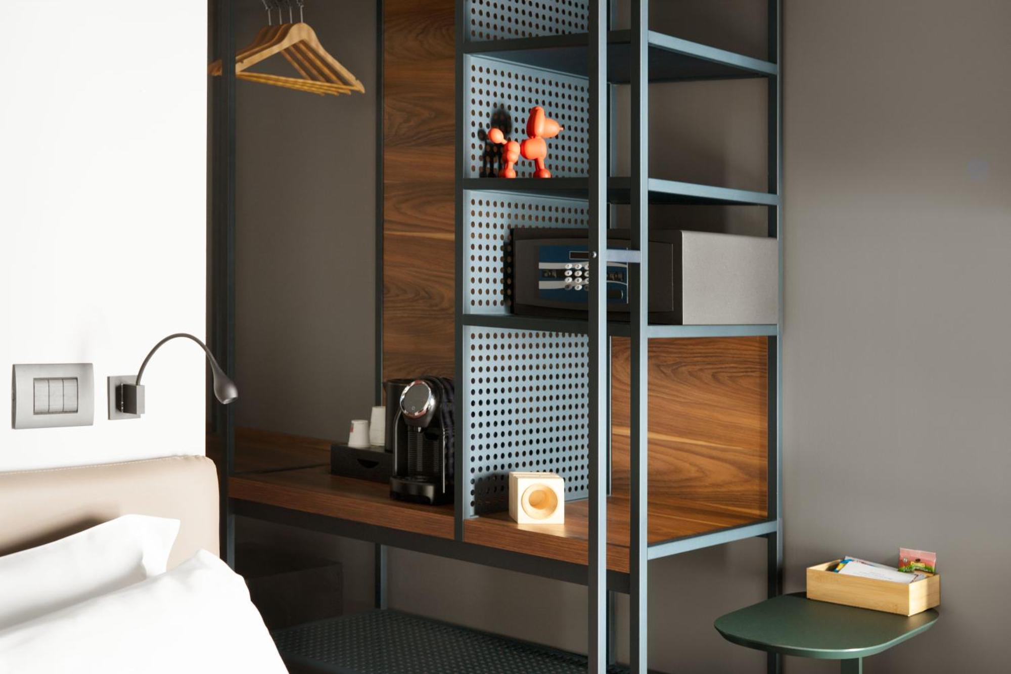 Champion Double Bed PRIVATE FITNESS CORNER