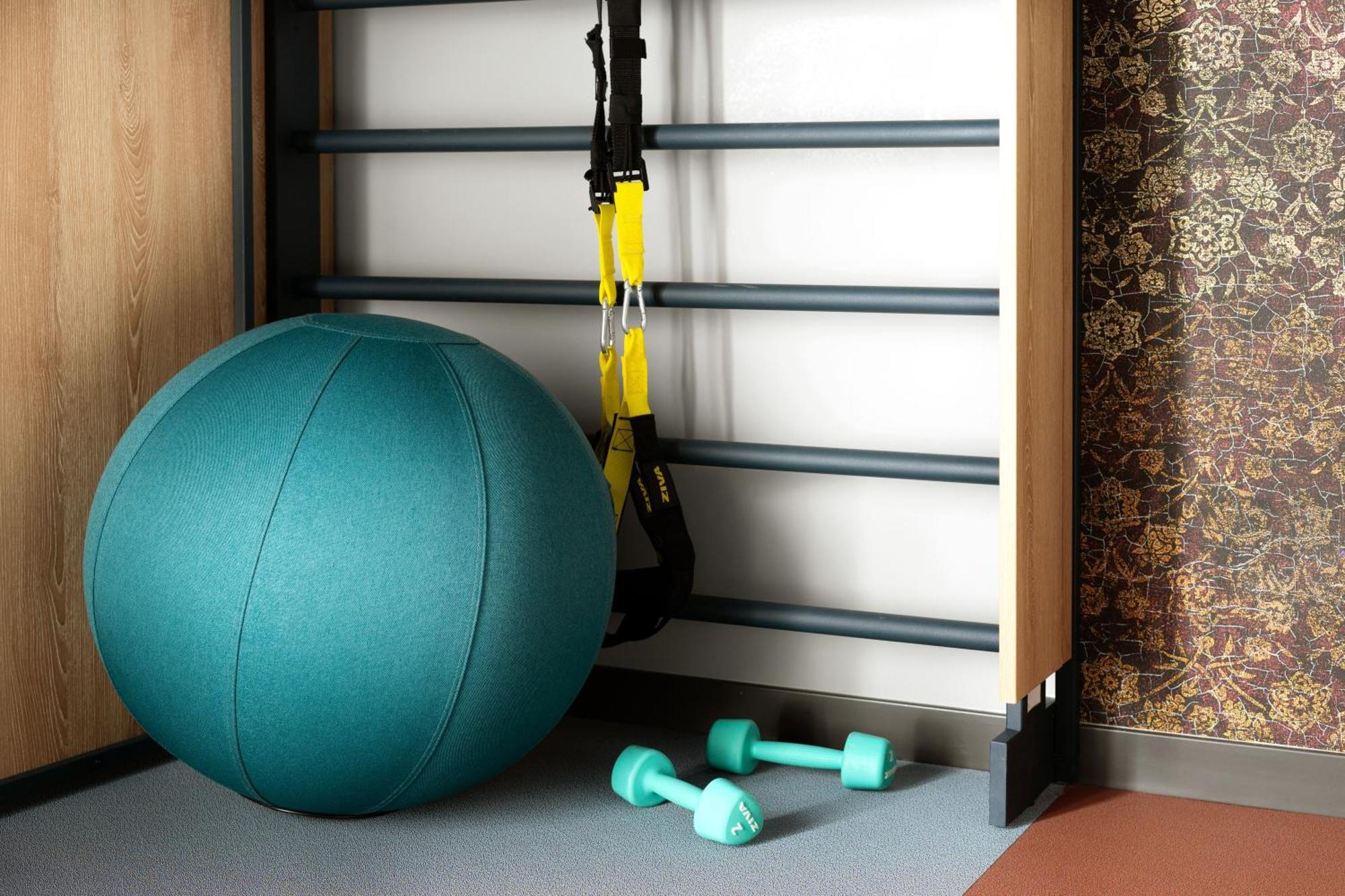 Champion Double Bed PRIVATE FITNESS CORNER