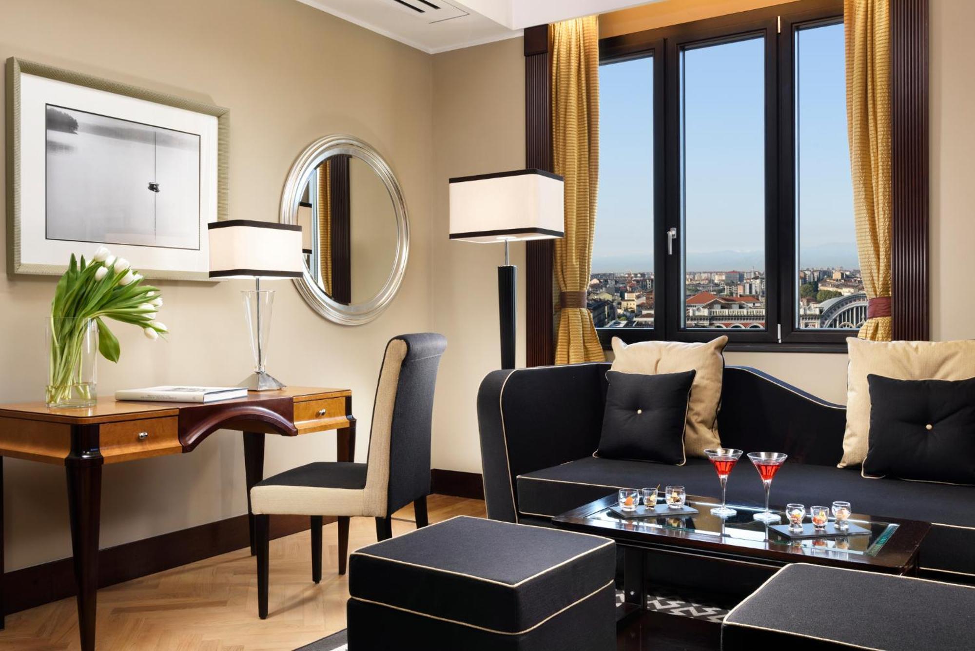 Suite Sofa Bed City View