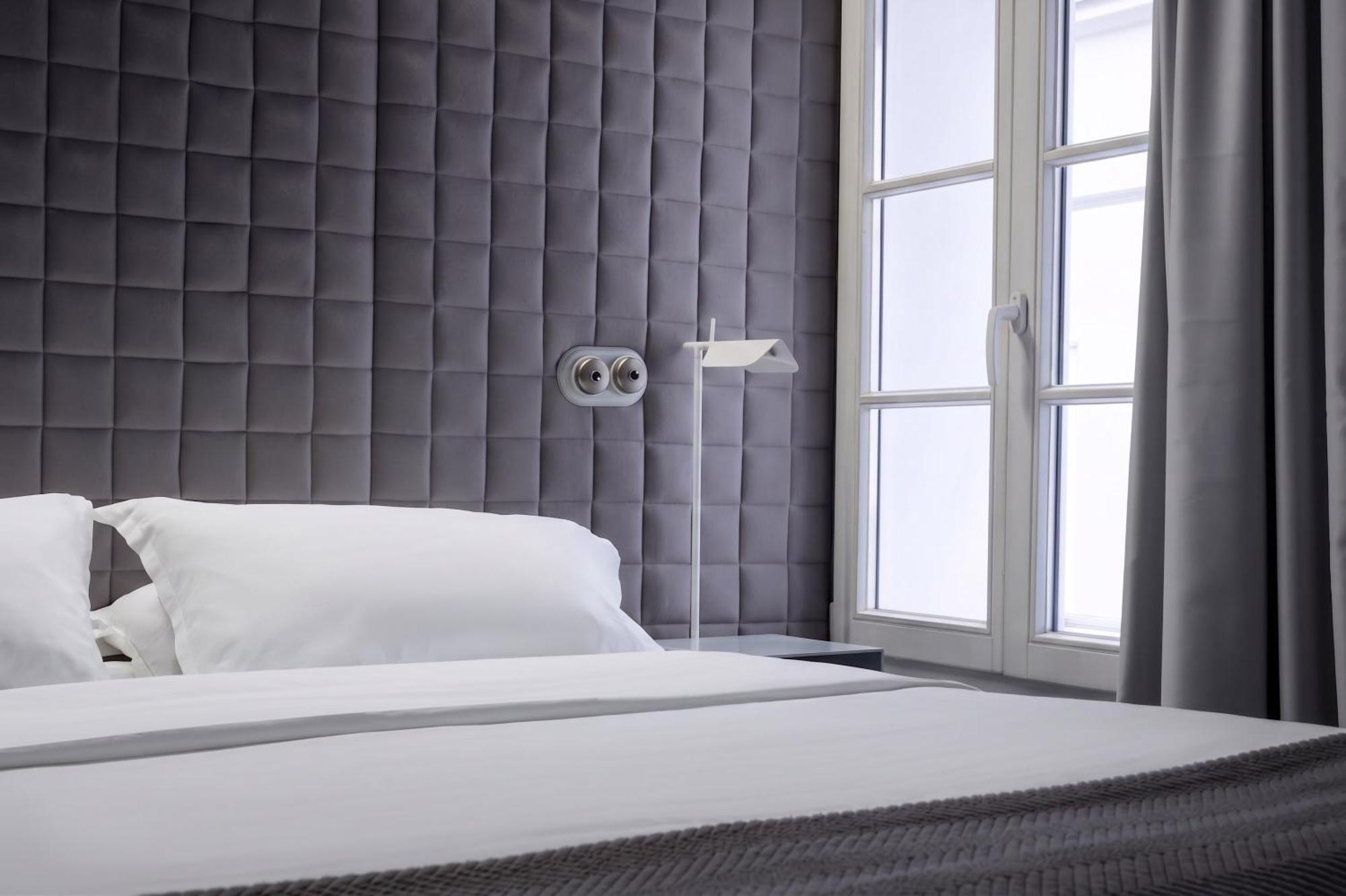 Deluxe Double Room partial River View