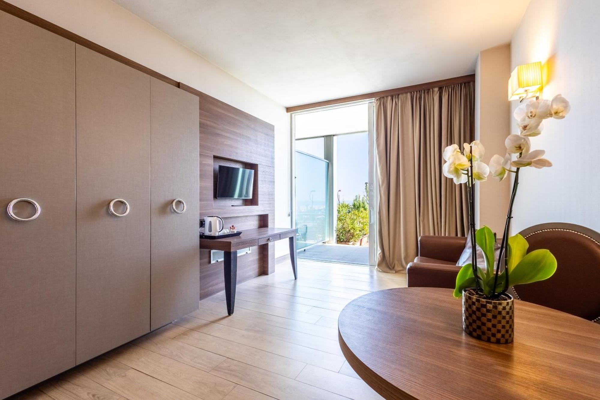 Deluxe Suite Sea View