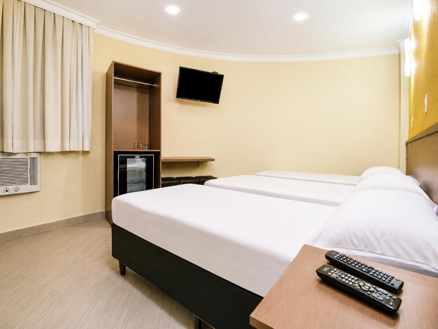 Triple Room 3 Single Beds