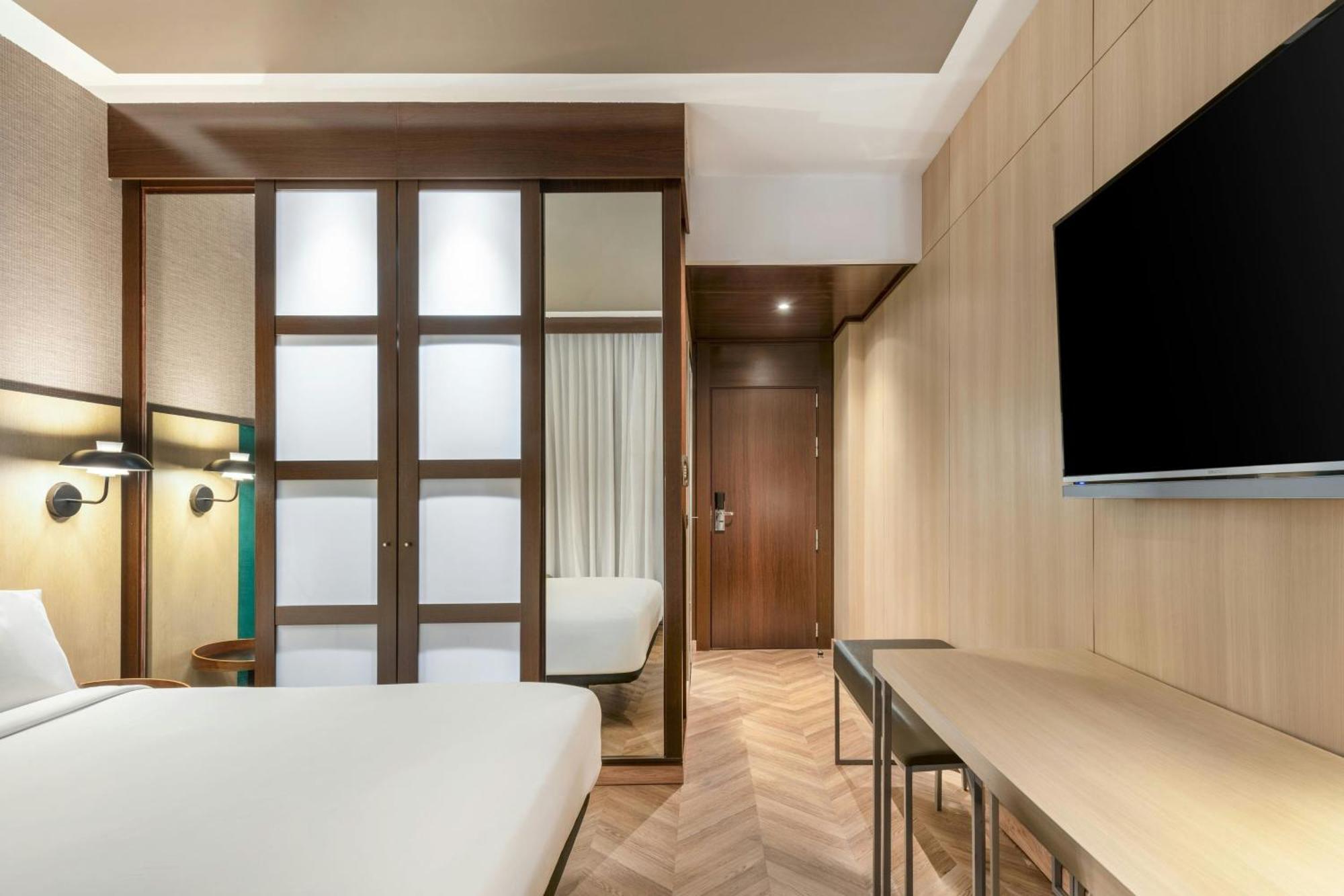 Standard Plus King Guest room 1 King