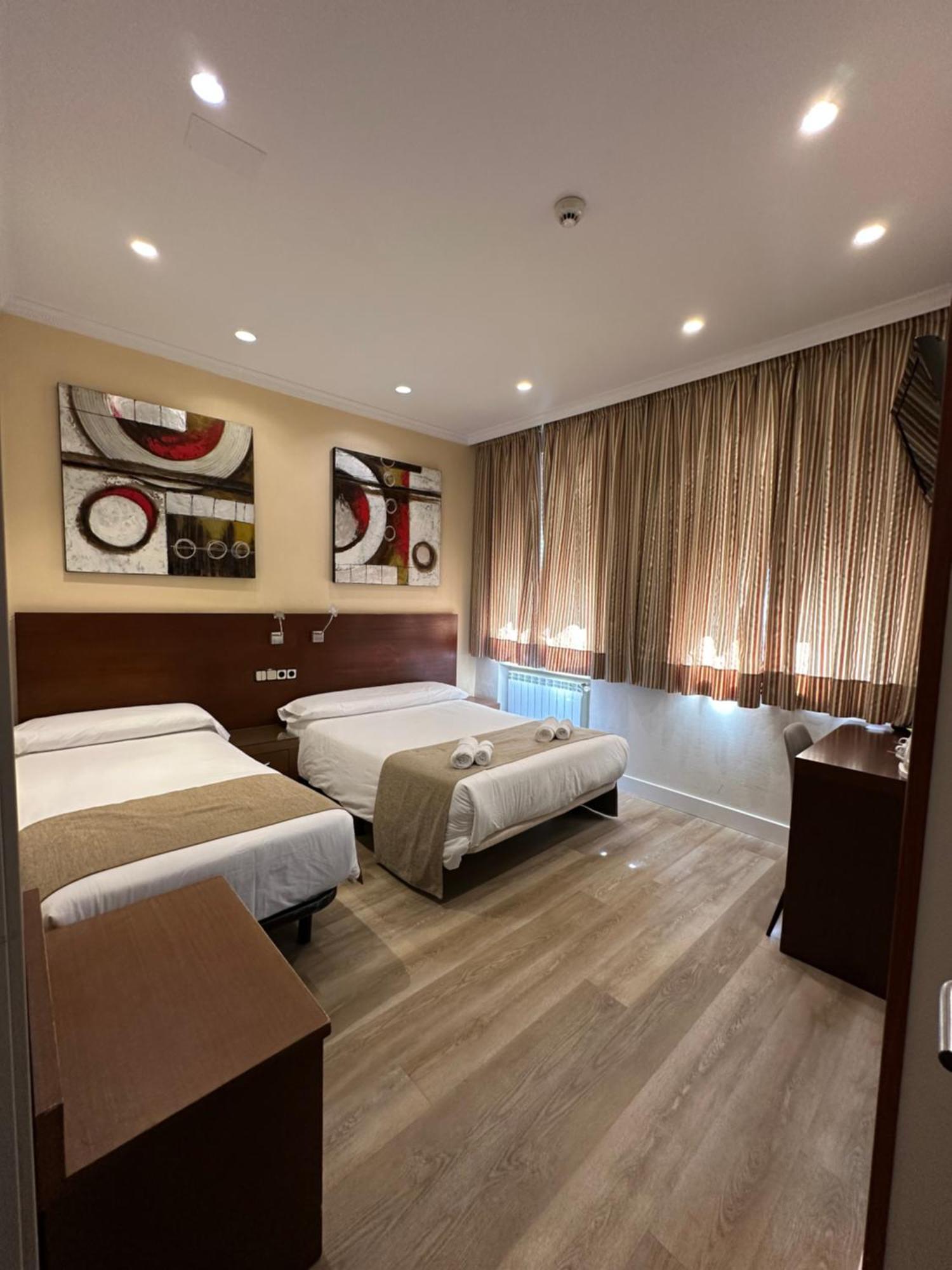 Chambre Lit Queen-size - Accessible aux Personnes à Mobilité Réduite