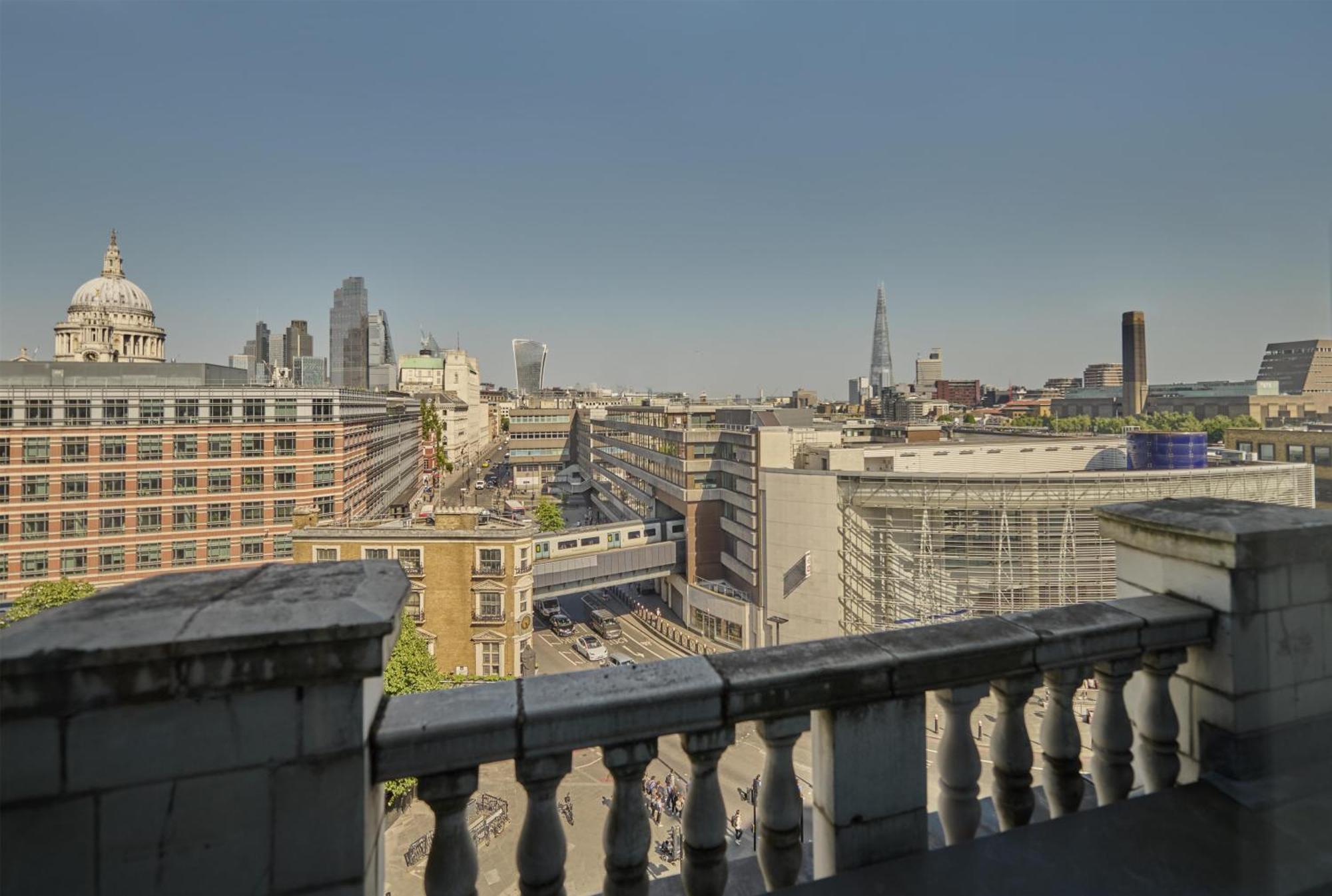 Executive Suite City View,1774474911:JPEG