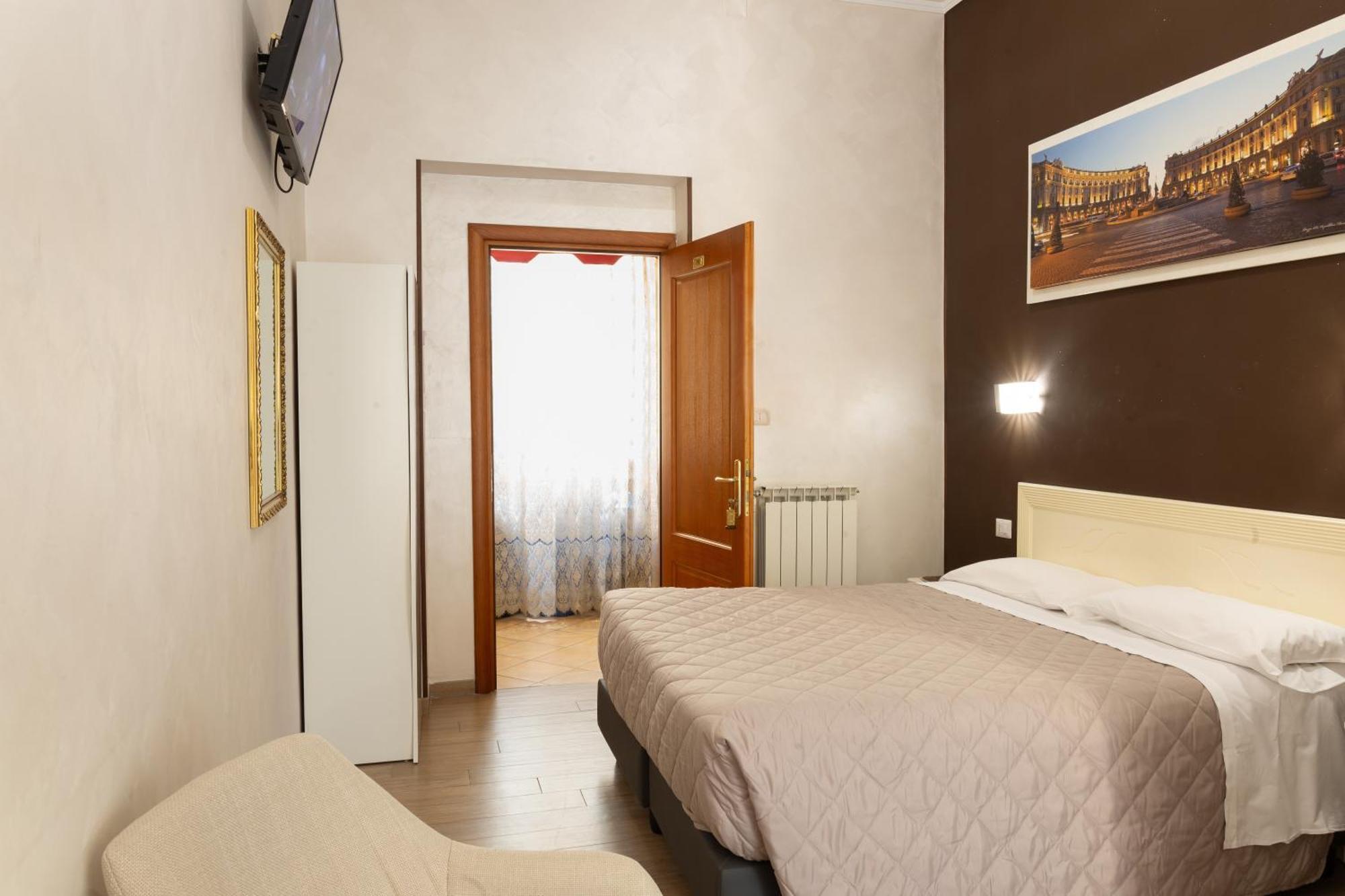 Quarto com Cama de Casal ou 2 de Solteiro