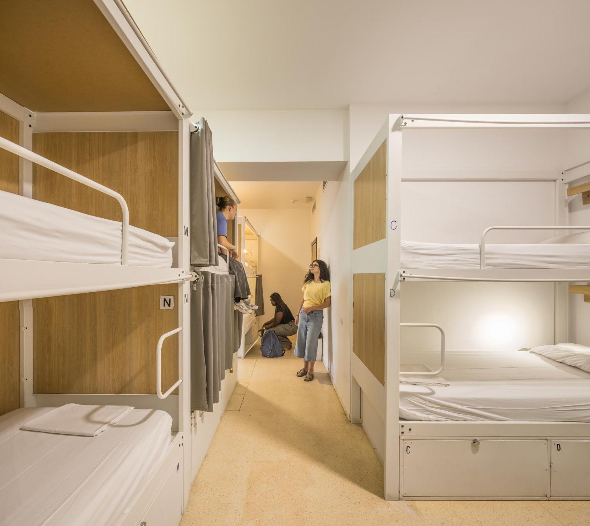 Bed 16-Beds Female Dormitory Room