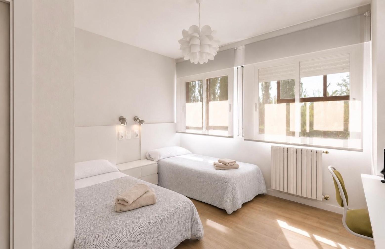 Twin Room,1774724759:JPEG