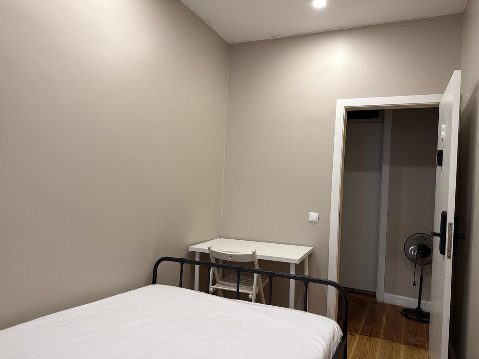 Habitación Doble con aseo compartido
