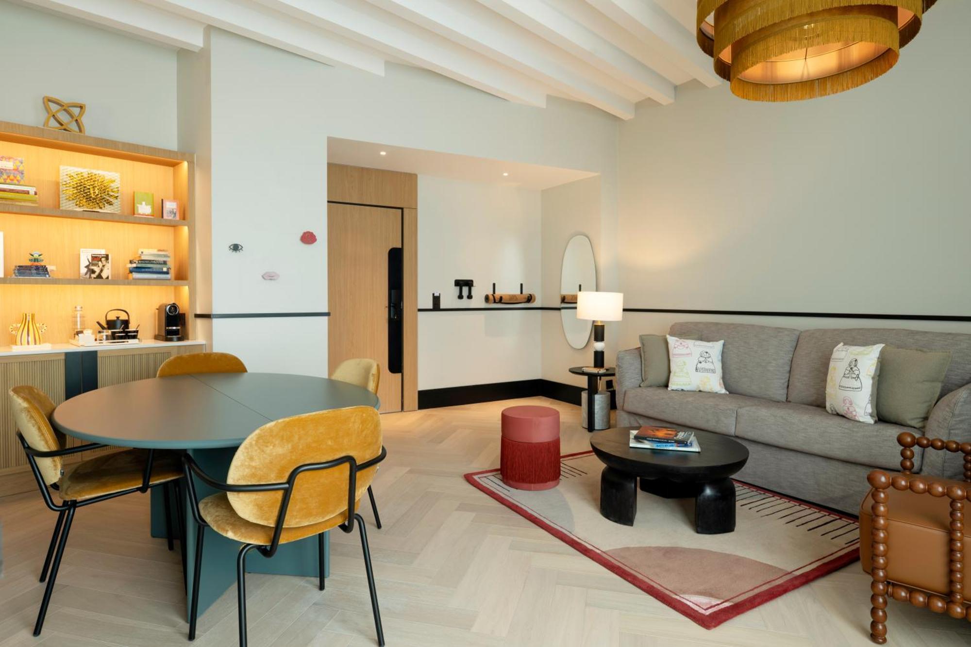 La Supreme Clavel Suite