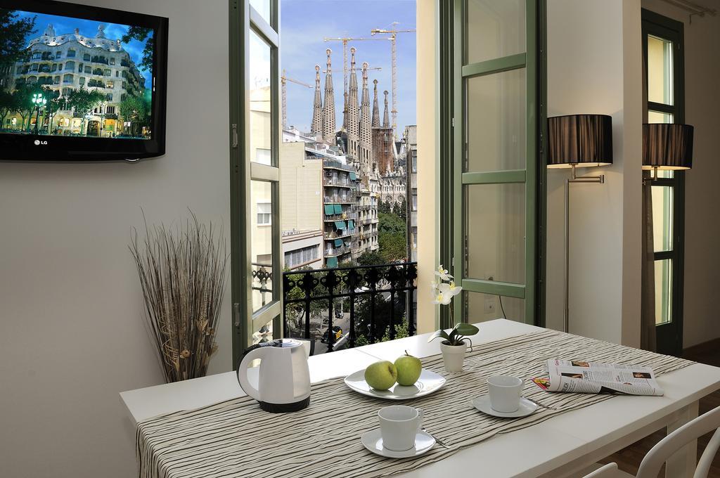 Superior One-Bedroom Apartment Balcony,942919648:JPEG