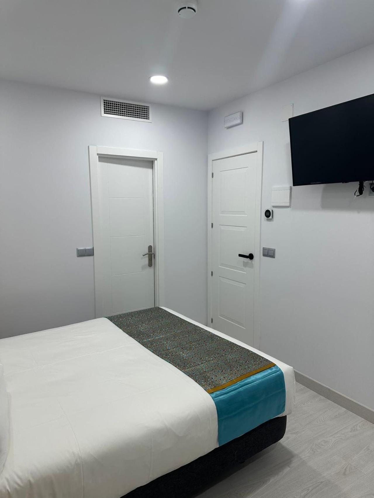 Triple Room Private Bathroom