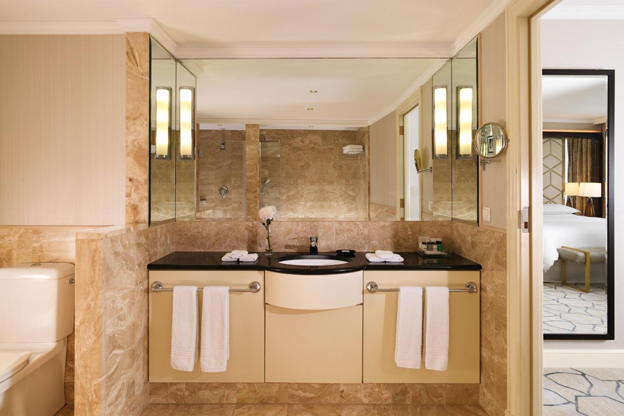 Junior Suite Club lounge access 1 Bedroom Suite 1 King