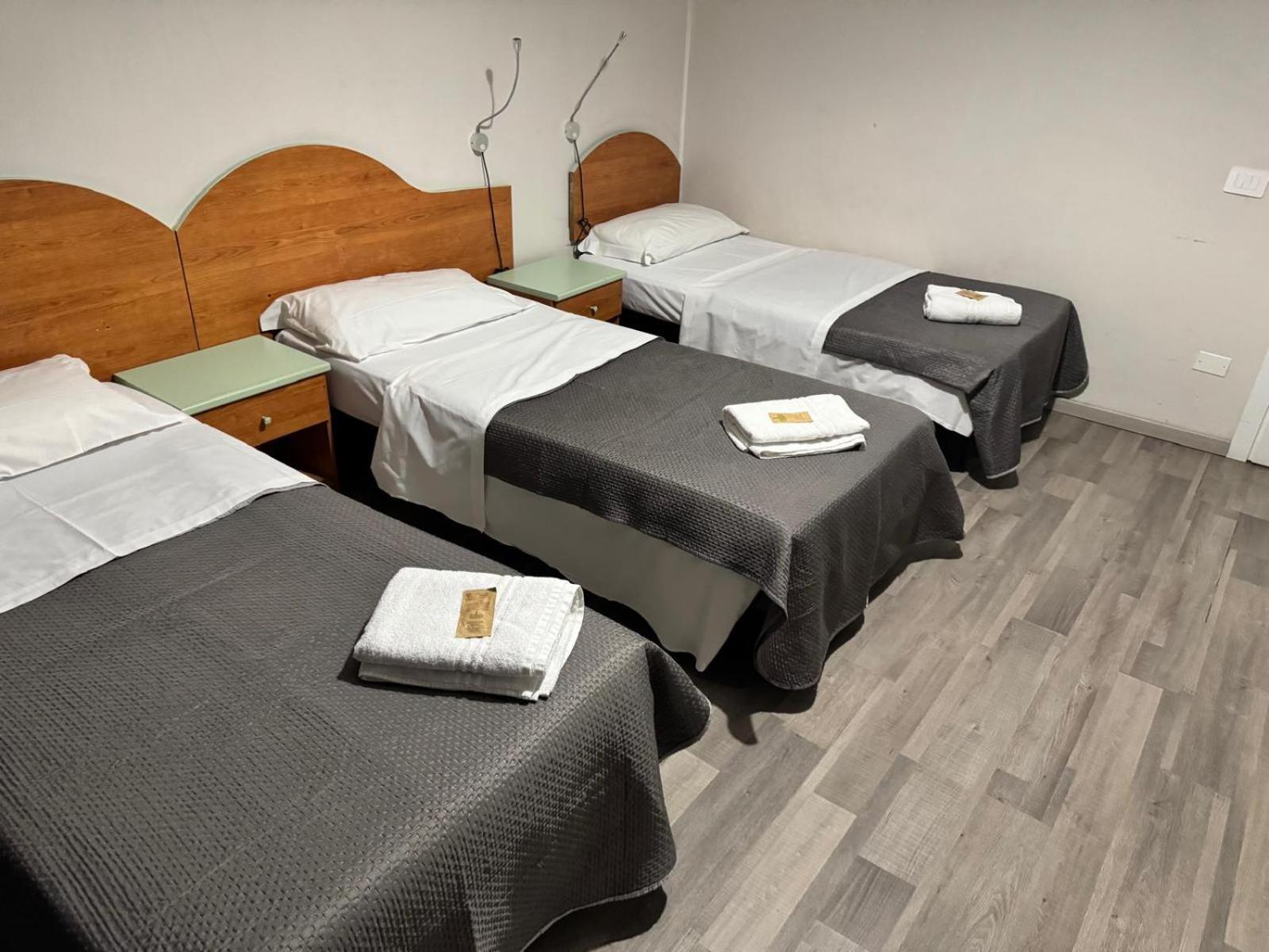 Camera Tripla con Bagno in Comune
