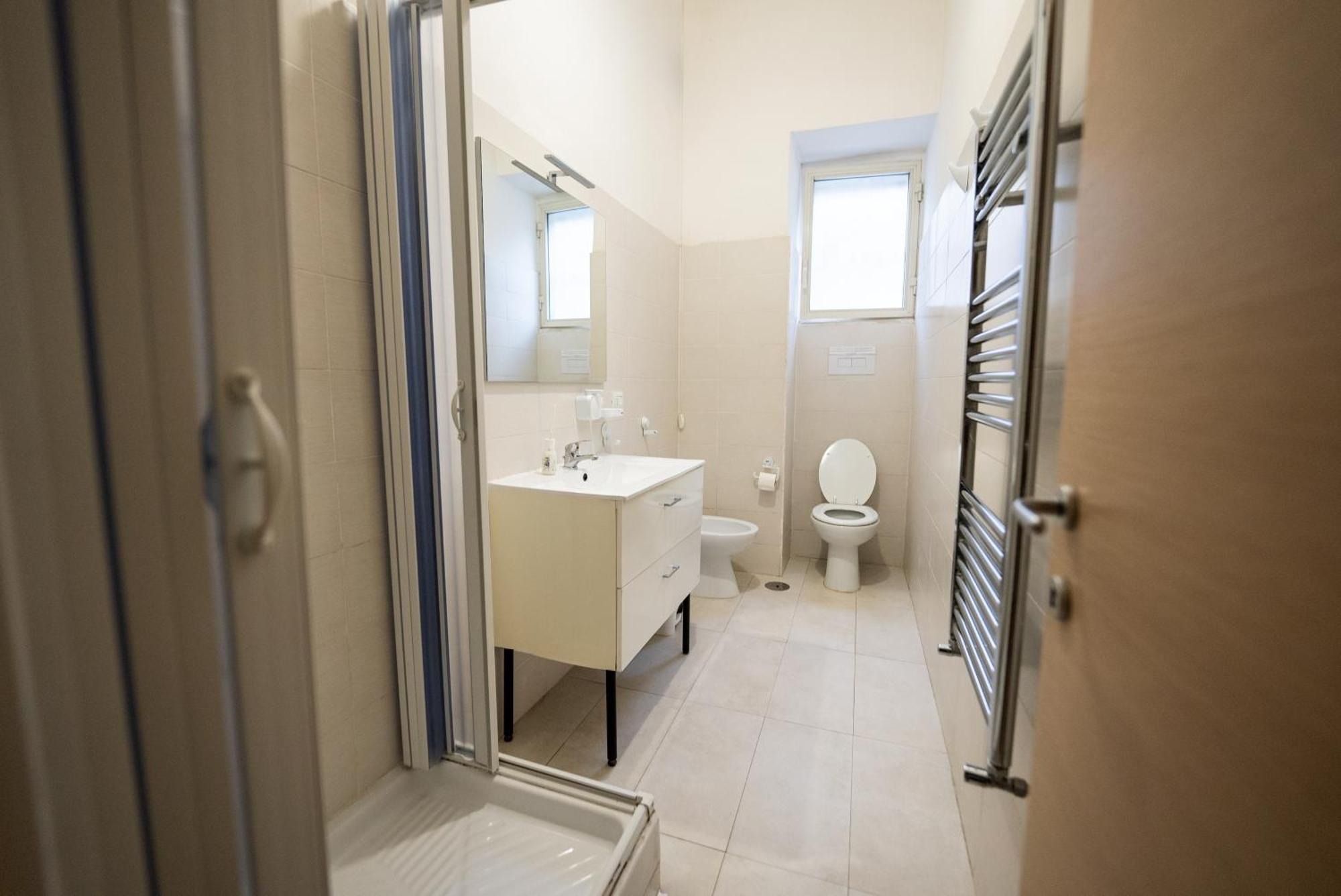 Triple Room Shower
