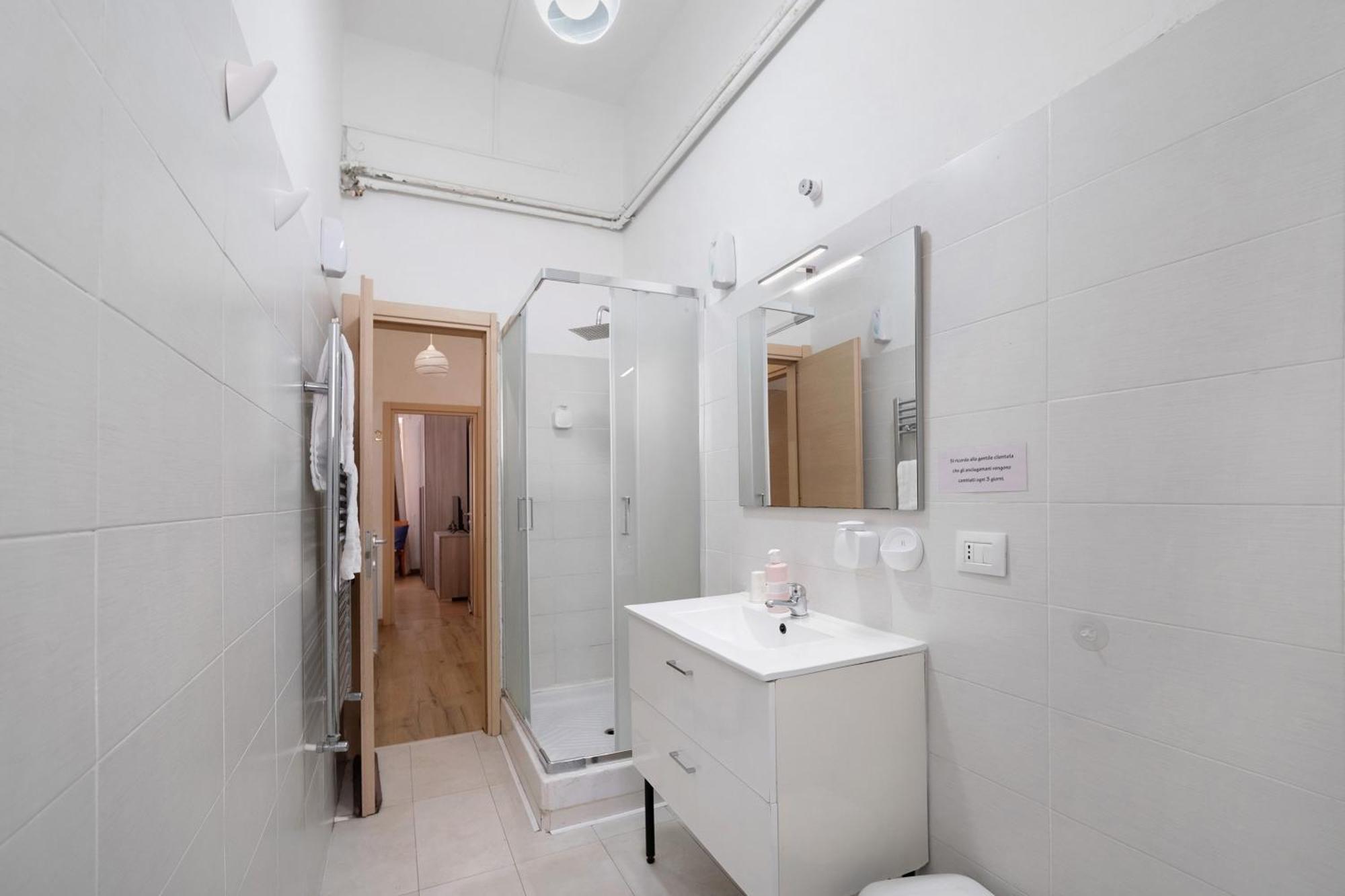 Triple Room Shower