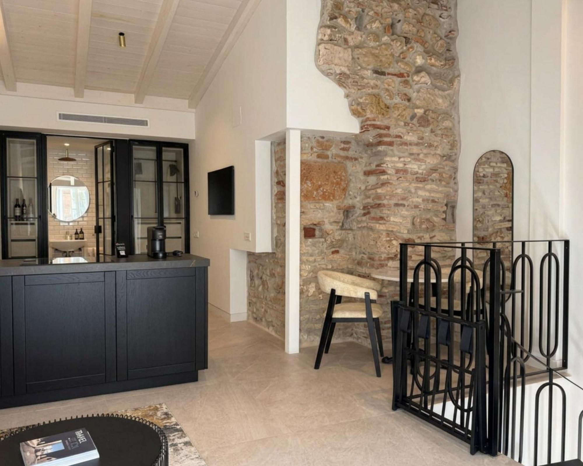 Studio Apartment - Annex Building