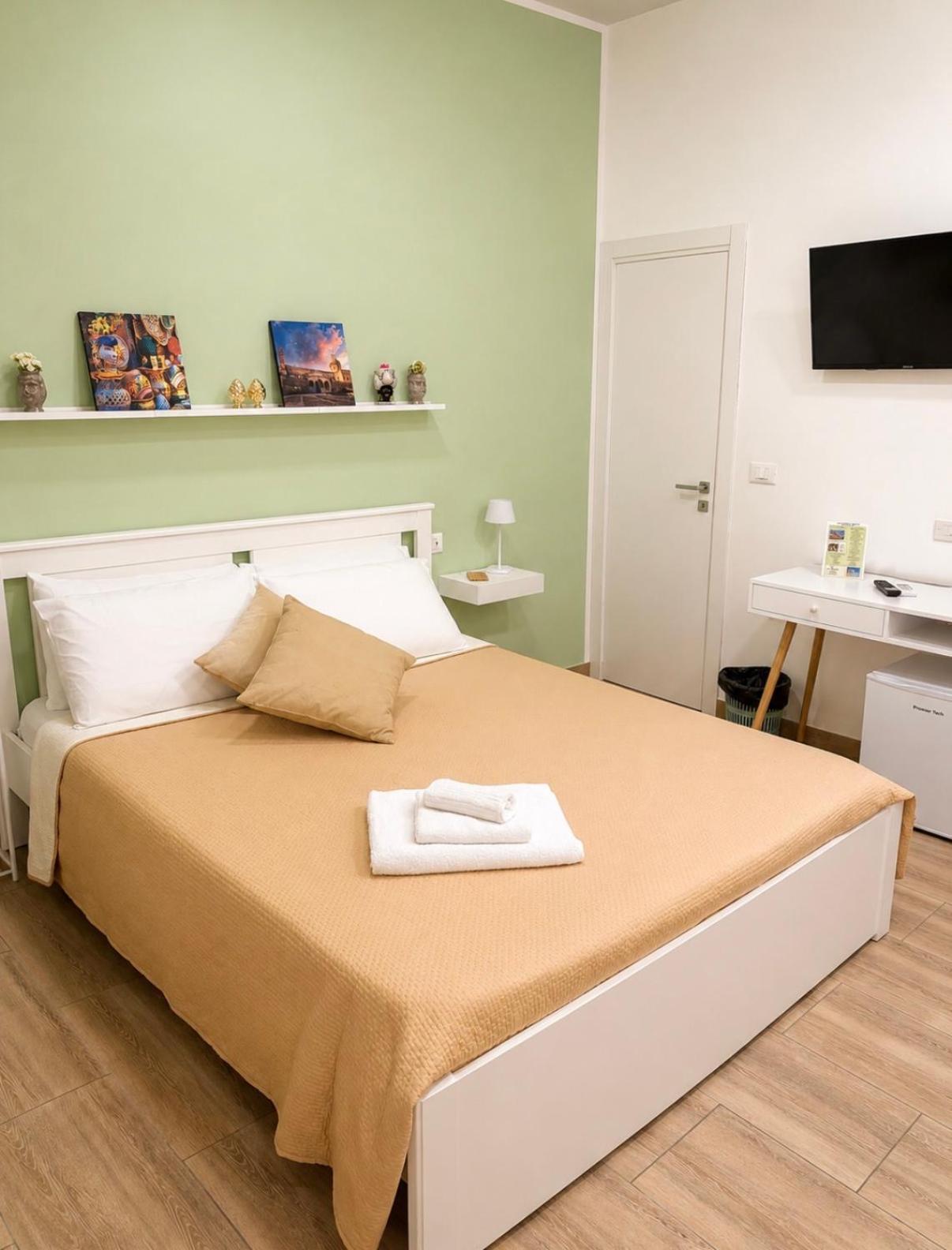 Double Room Private Bathroom