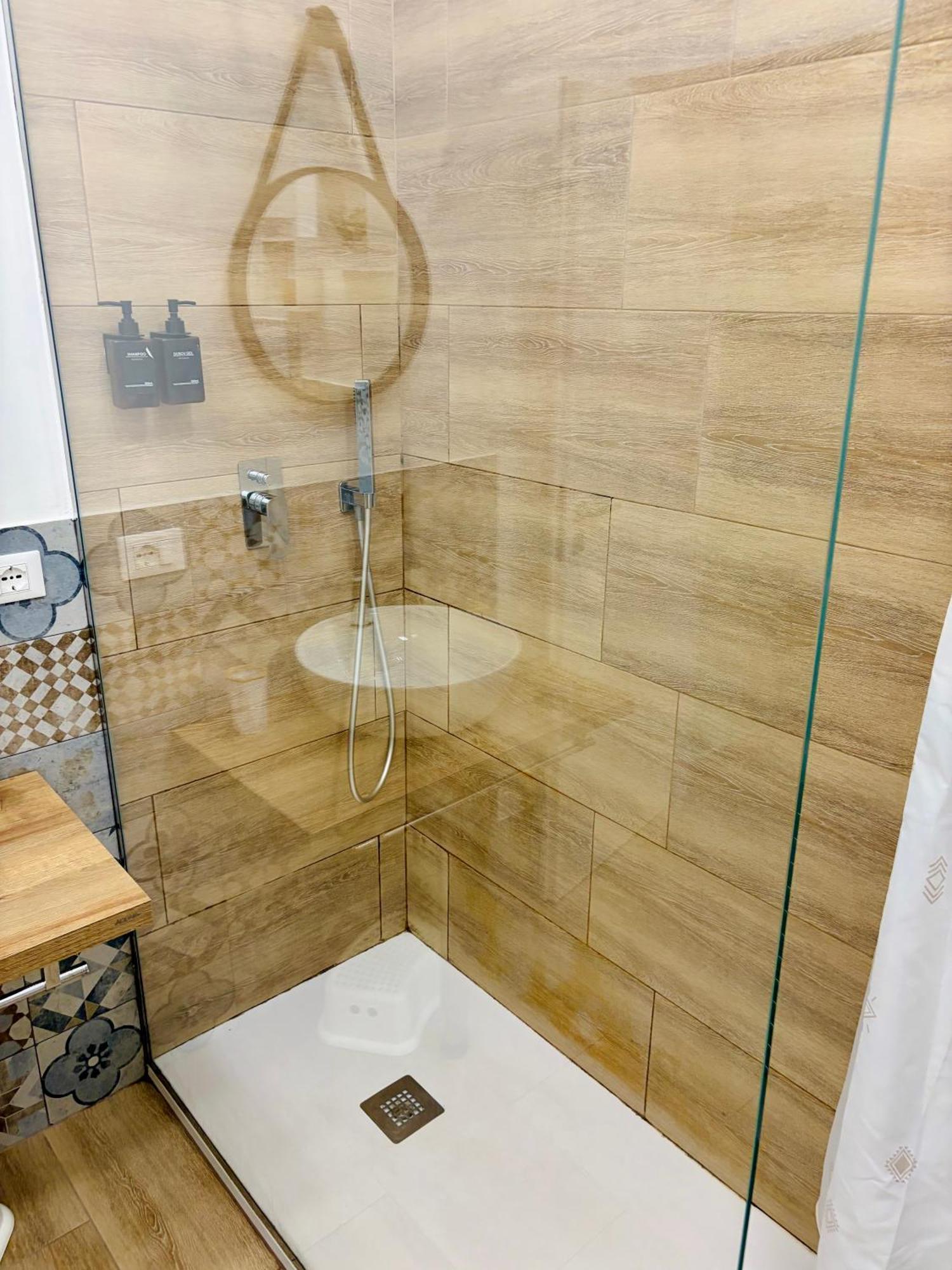 Double Room Private Bathroom