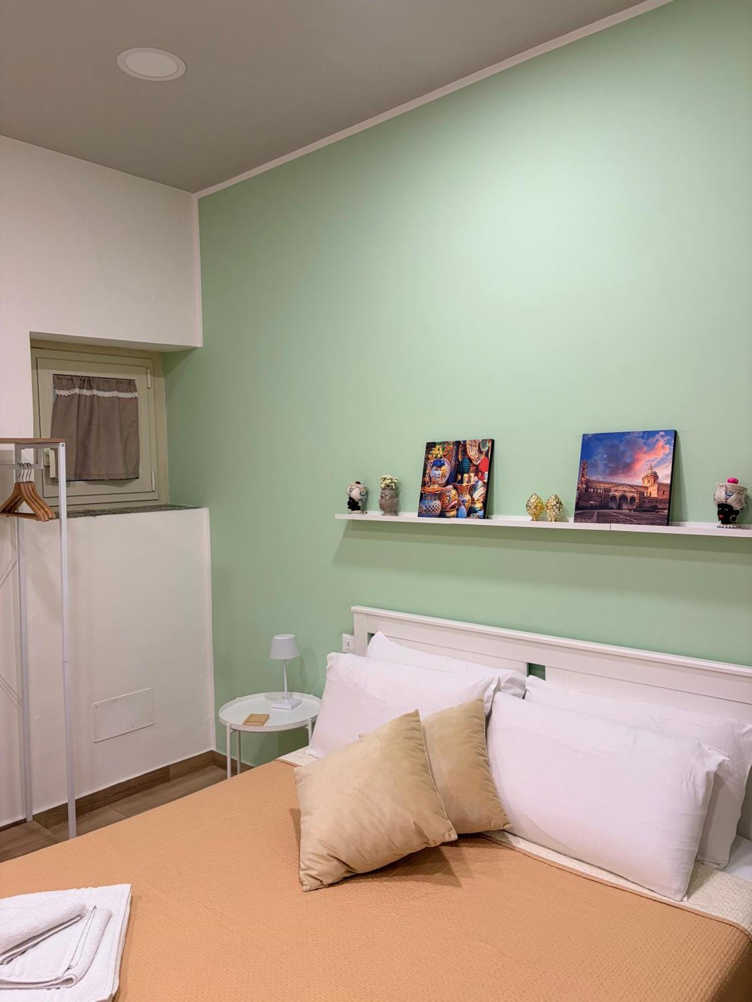 Double Room Private Bathroom