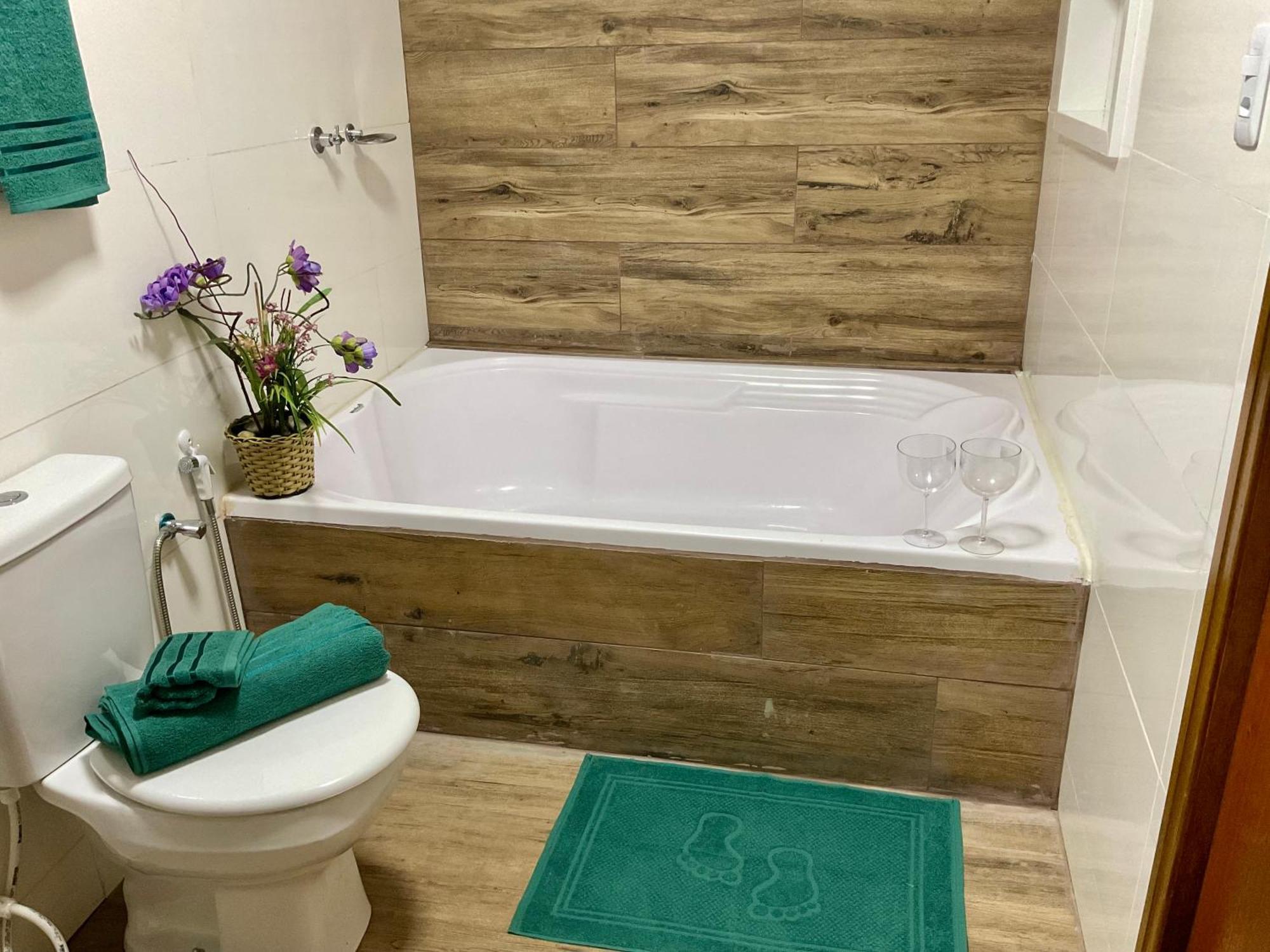 Deluxe Double Room Bath