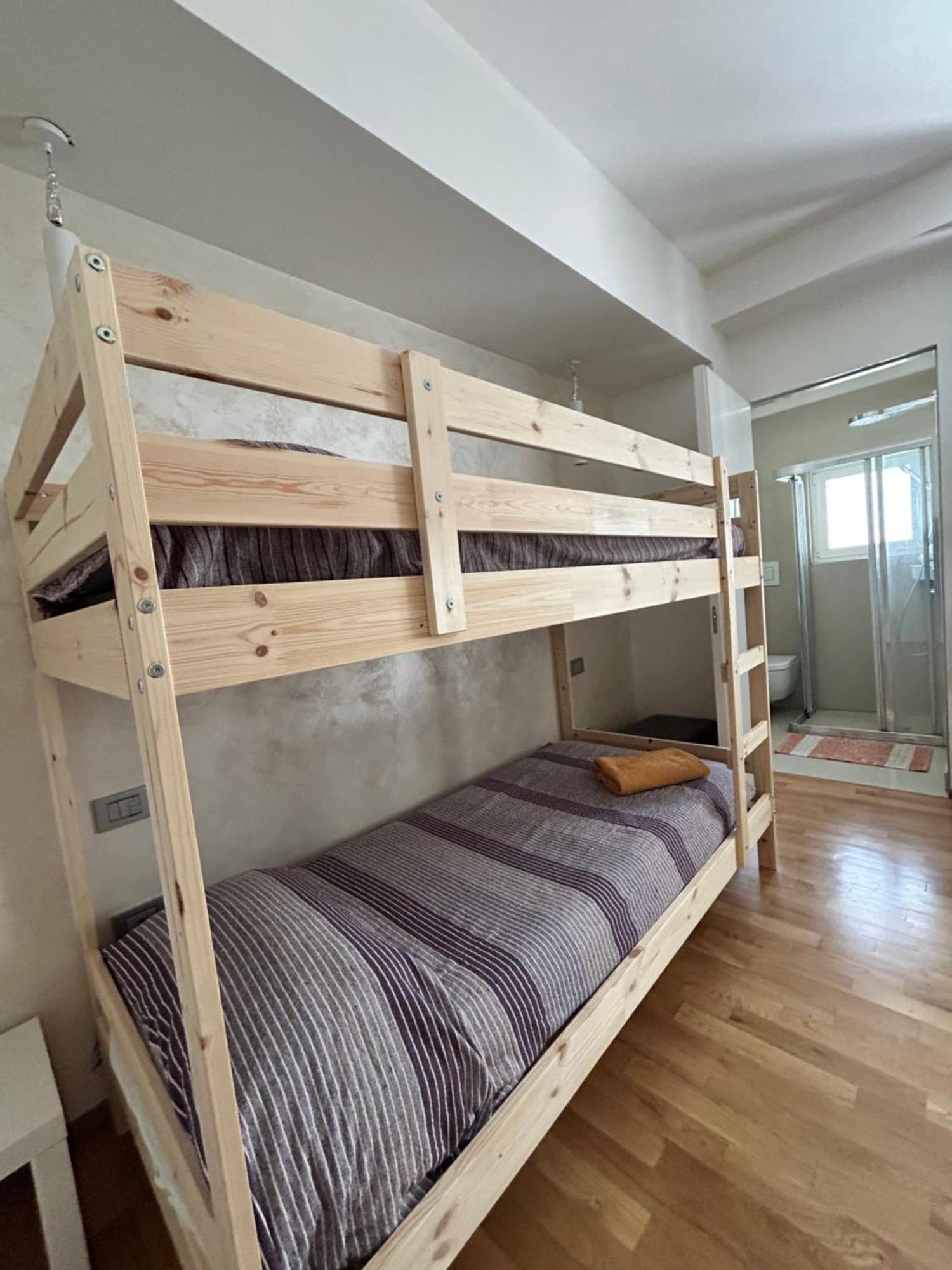Posto Letto in Dormitorio Femminile