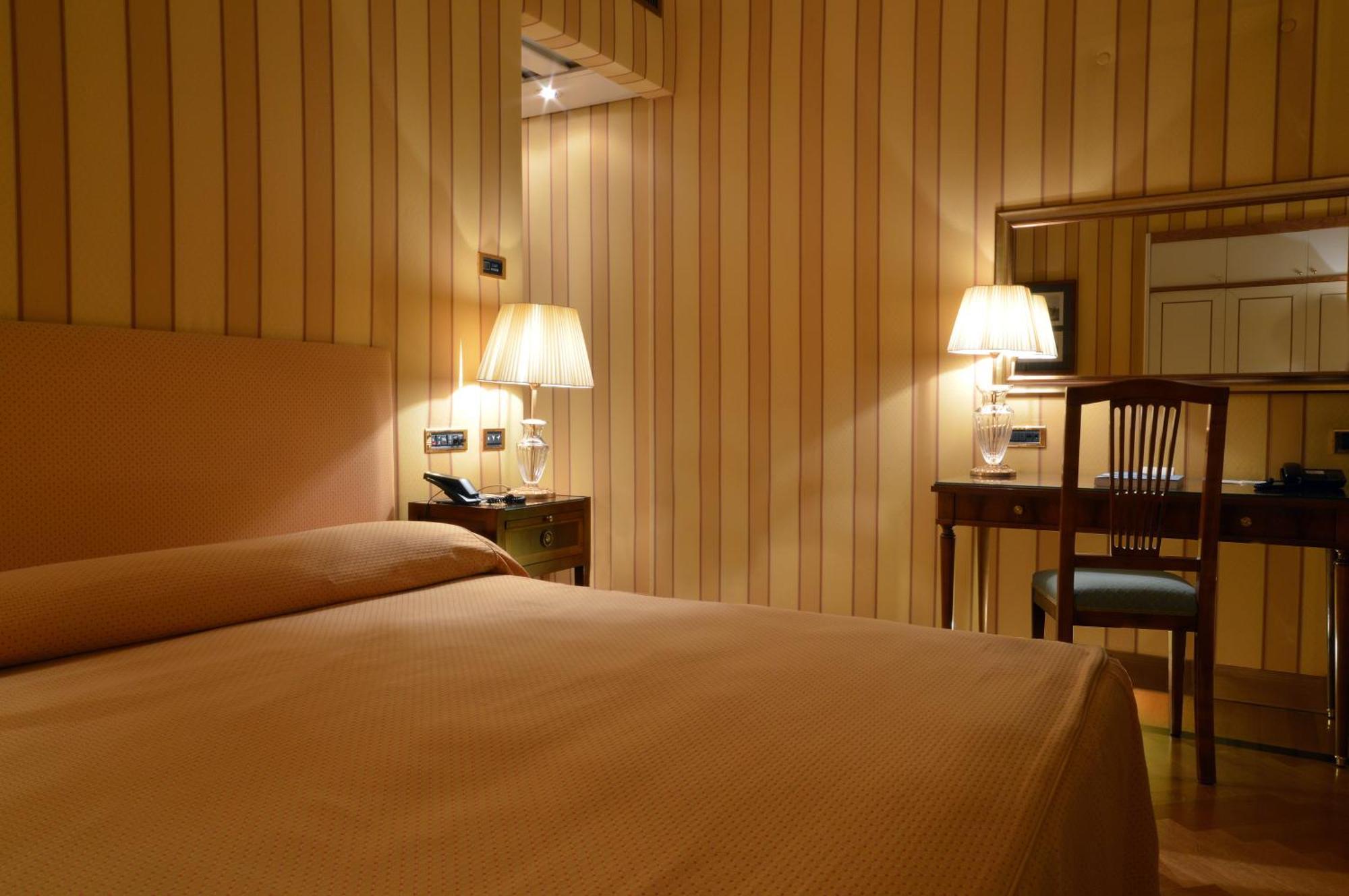 Double Room,1209305527:JPEG