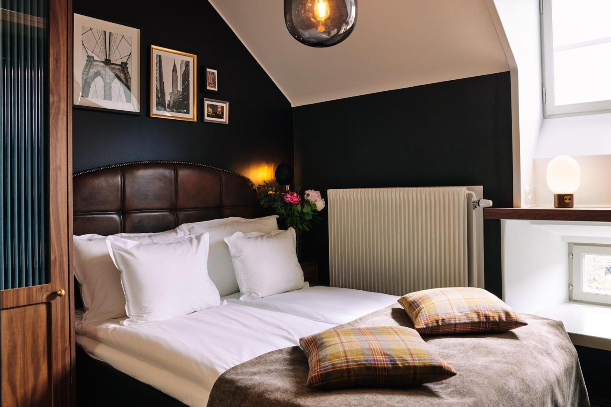 Kleines Doppelzimmer (140 cm Bett)